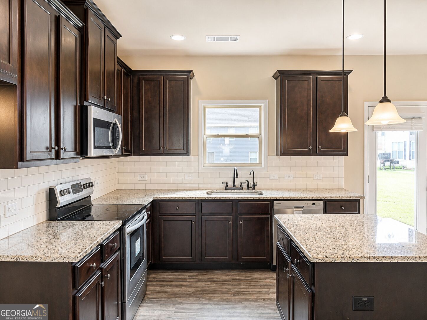 2277 Church Street Property Photo 4