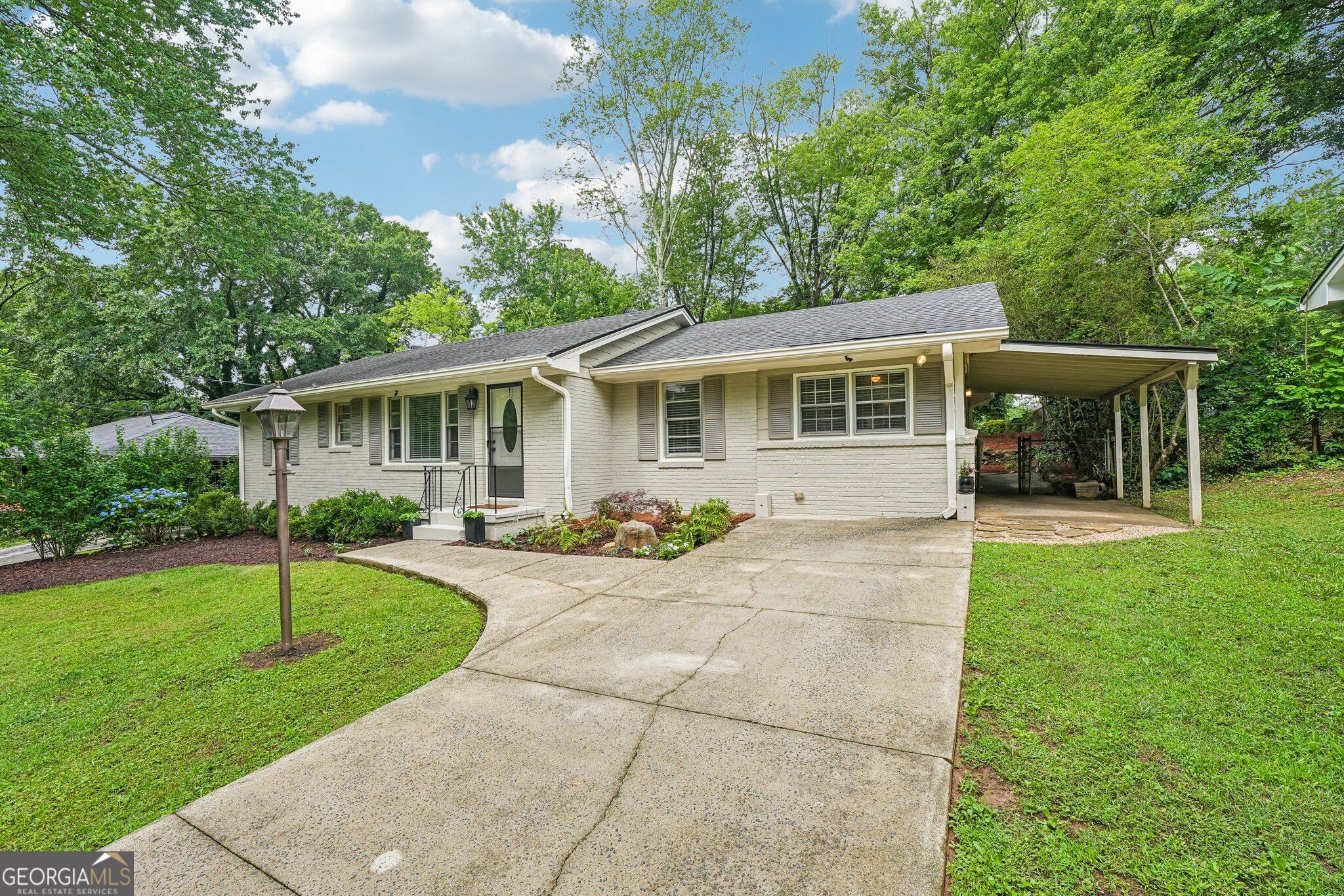 2120 Meadowbrook Lane Se Property Photo 1
