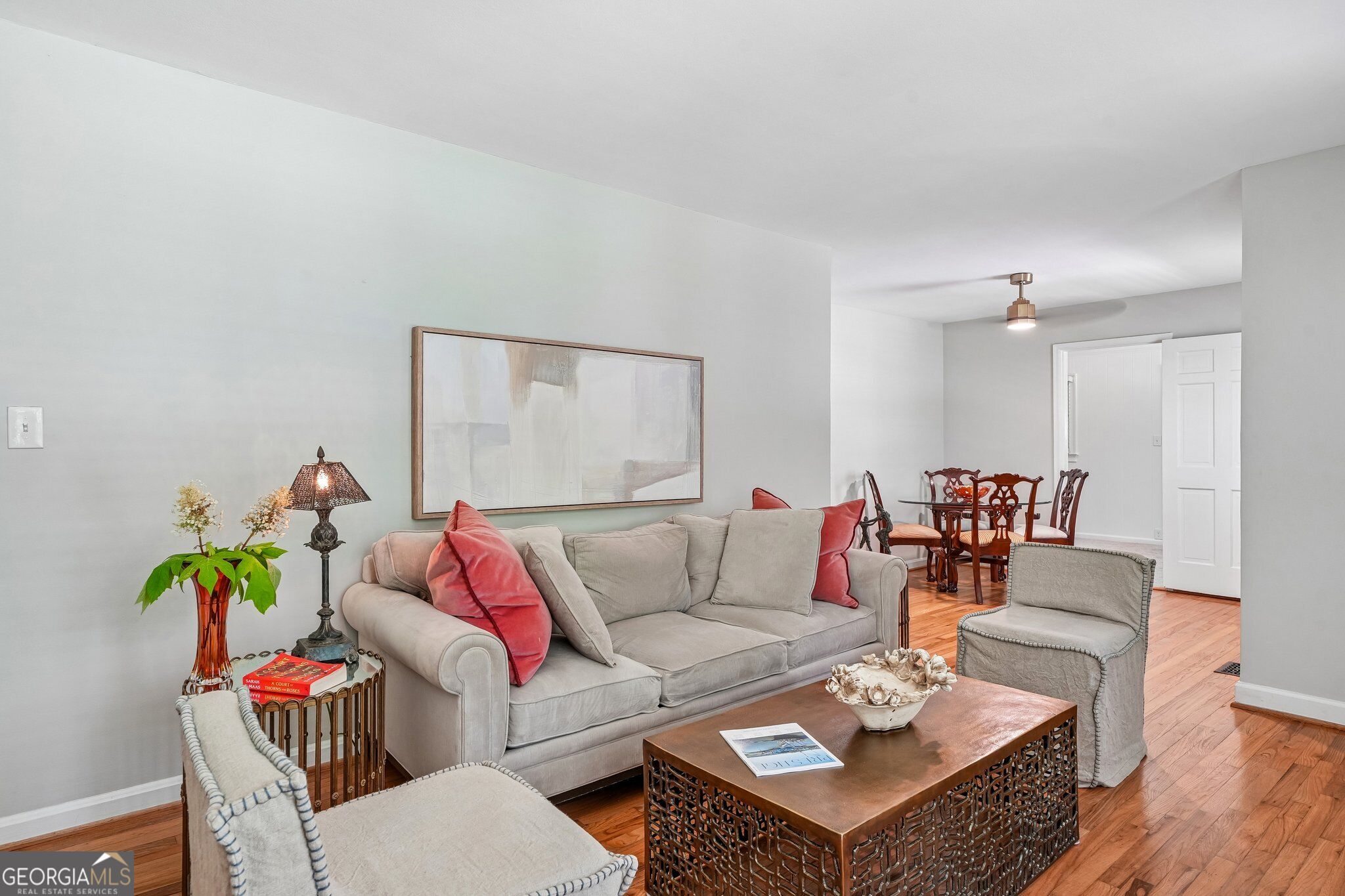2120 Meadowbrook Lane Se Property Photo 4
