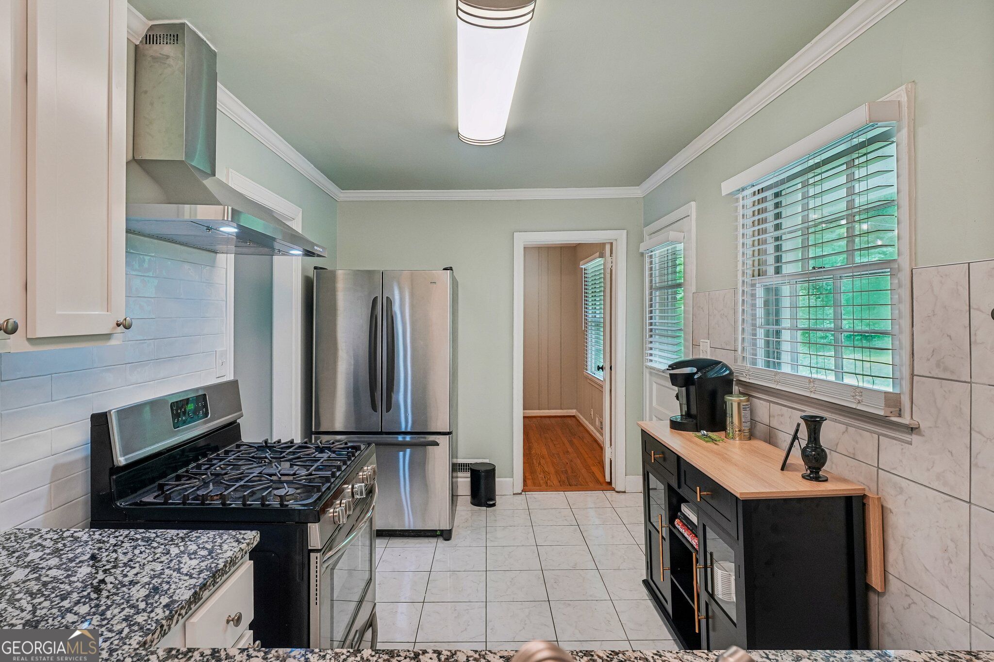 2120 Meadowbrook Lane Se Property Photo 6