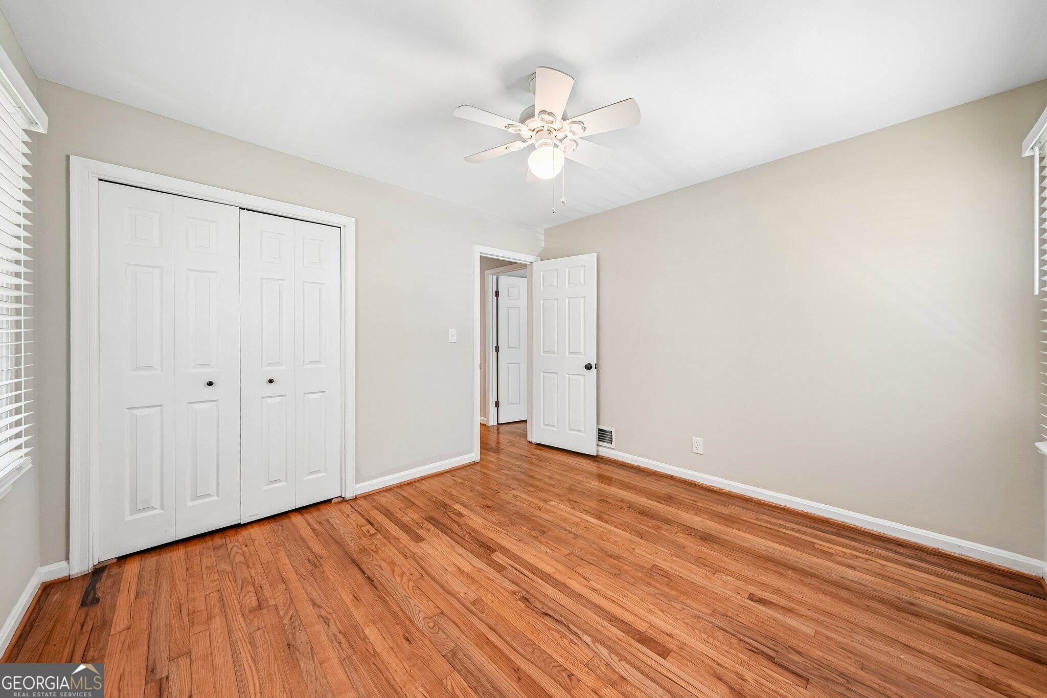 2120 Meadowbrook Lane Se Property Photo 13