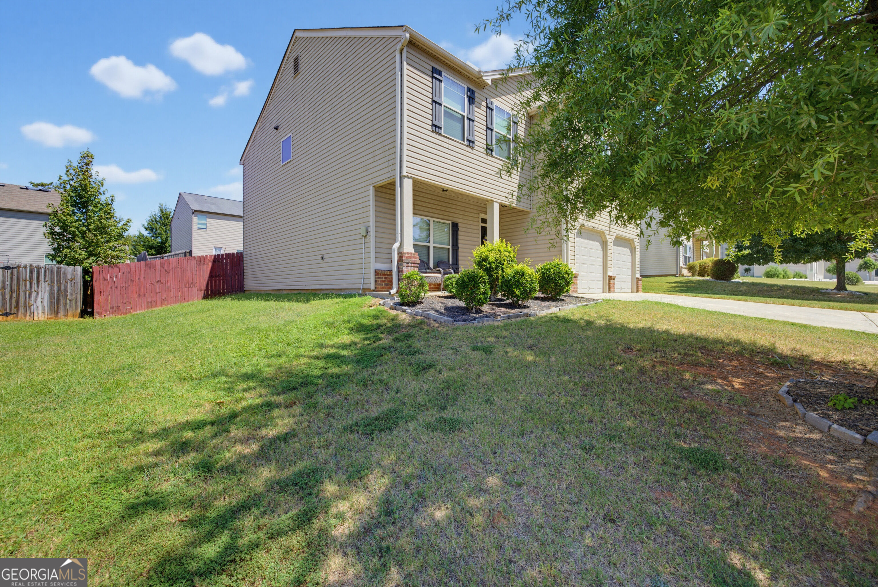 346 Lamont Lane Property Photo 3