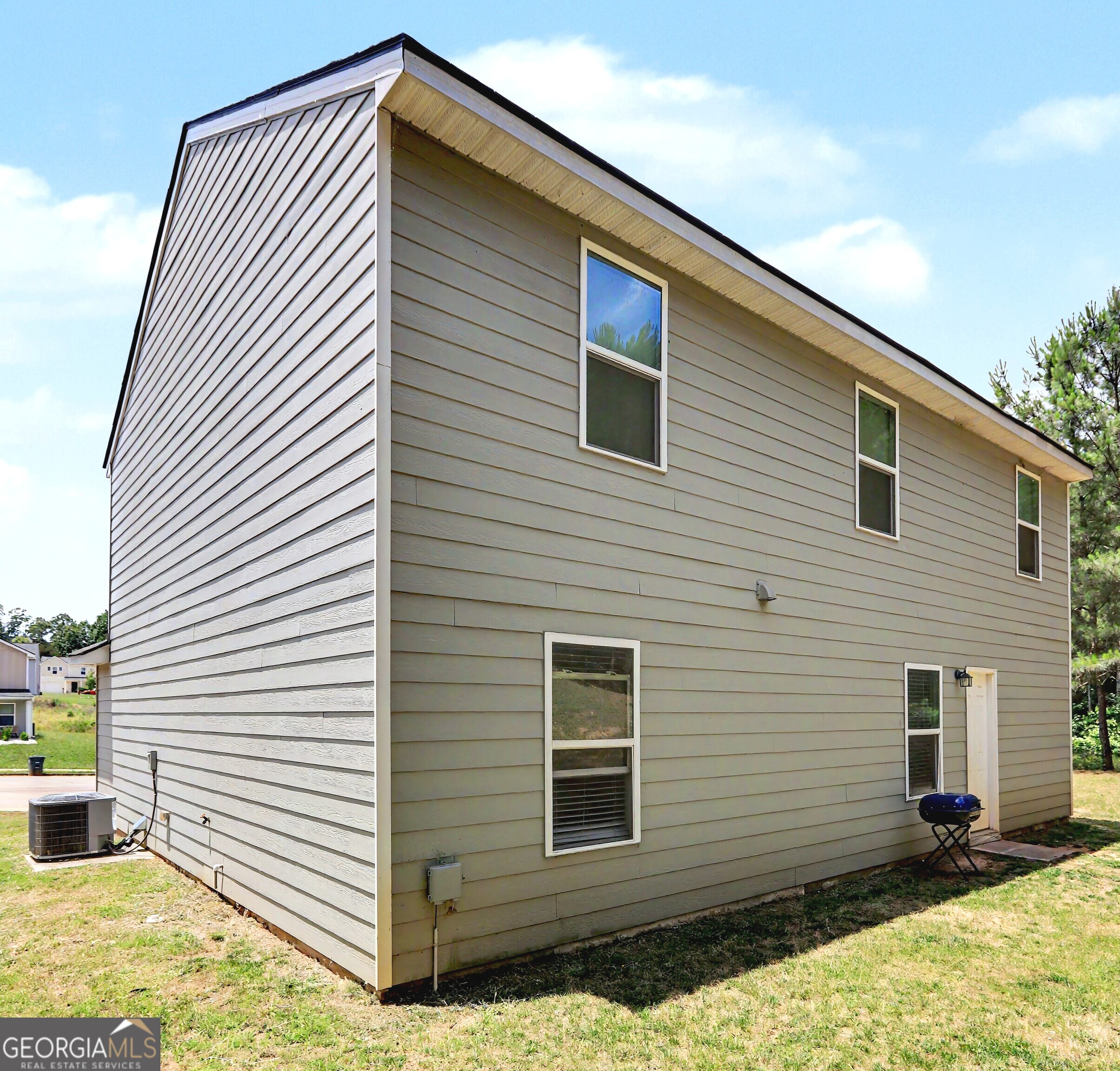 1777 Robinson Court Property Photo 3