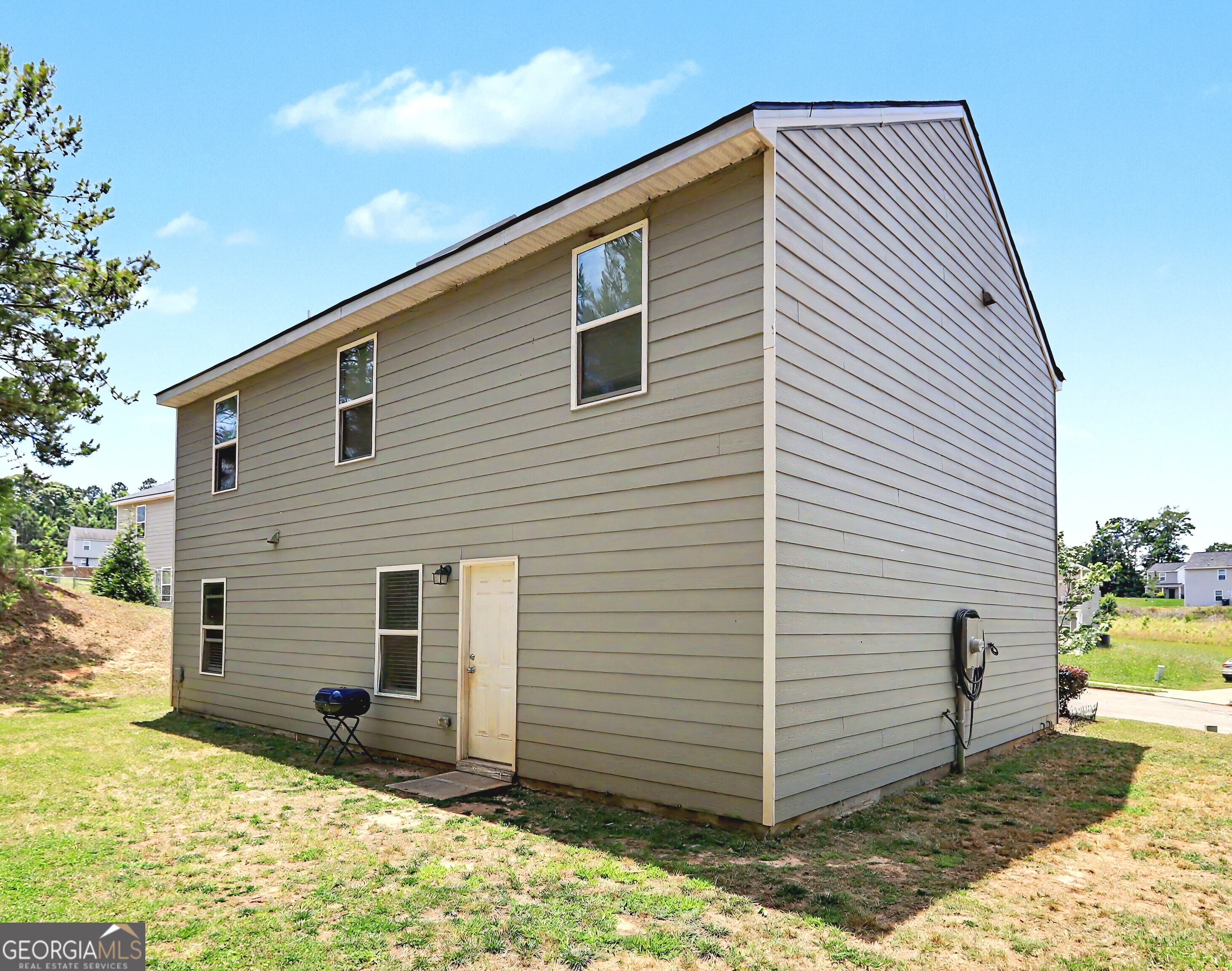 1777 Robinson Court Property Photo 4