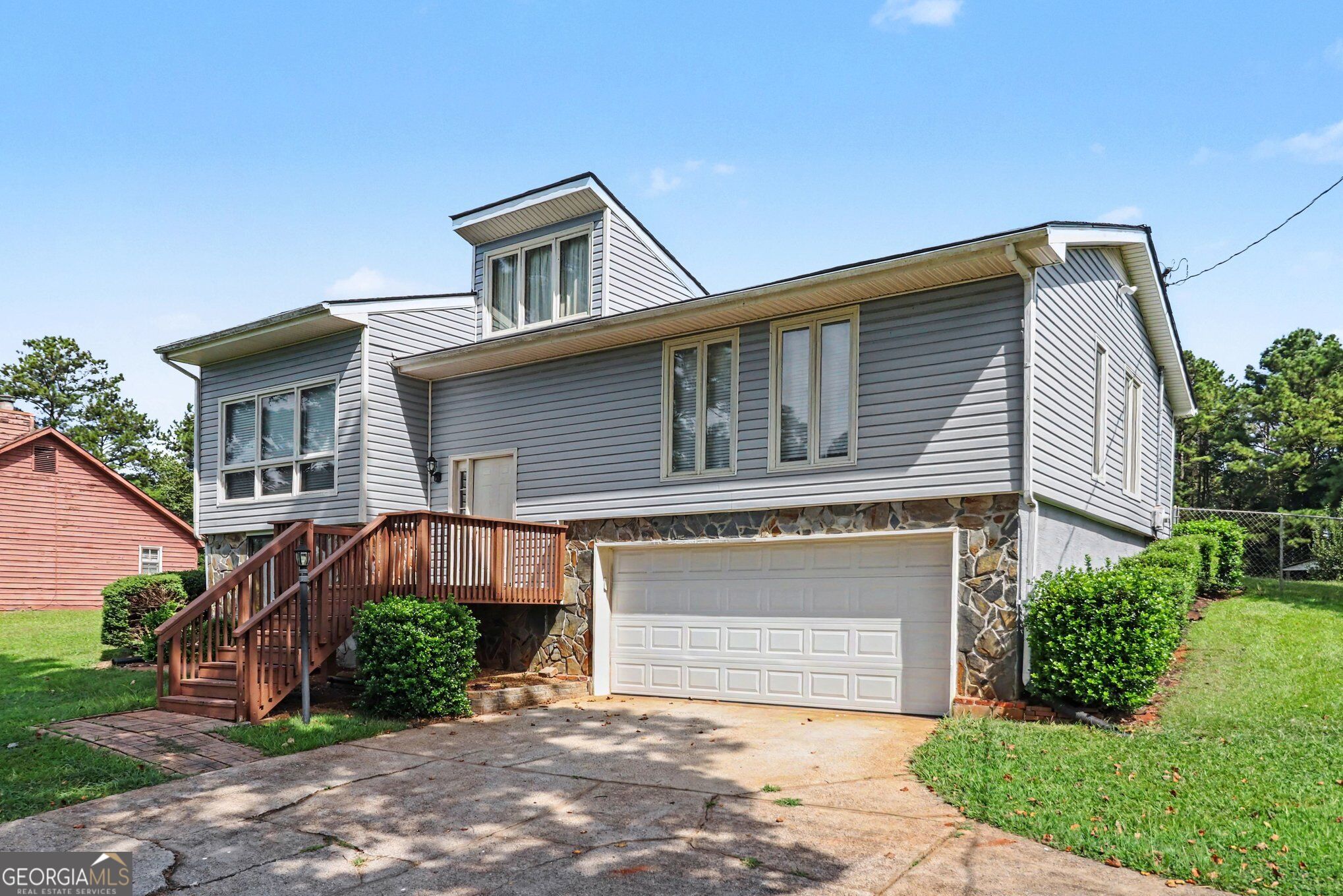 114 Meadowland Trail Property Photo 4