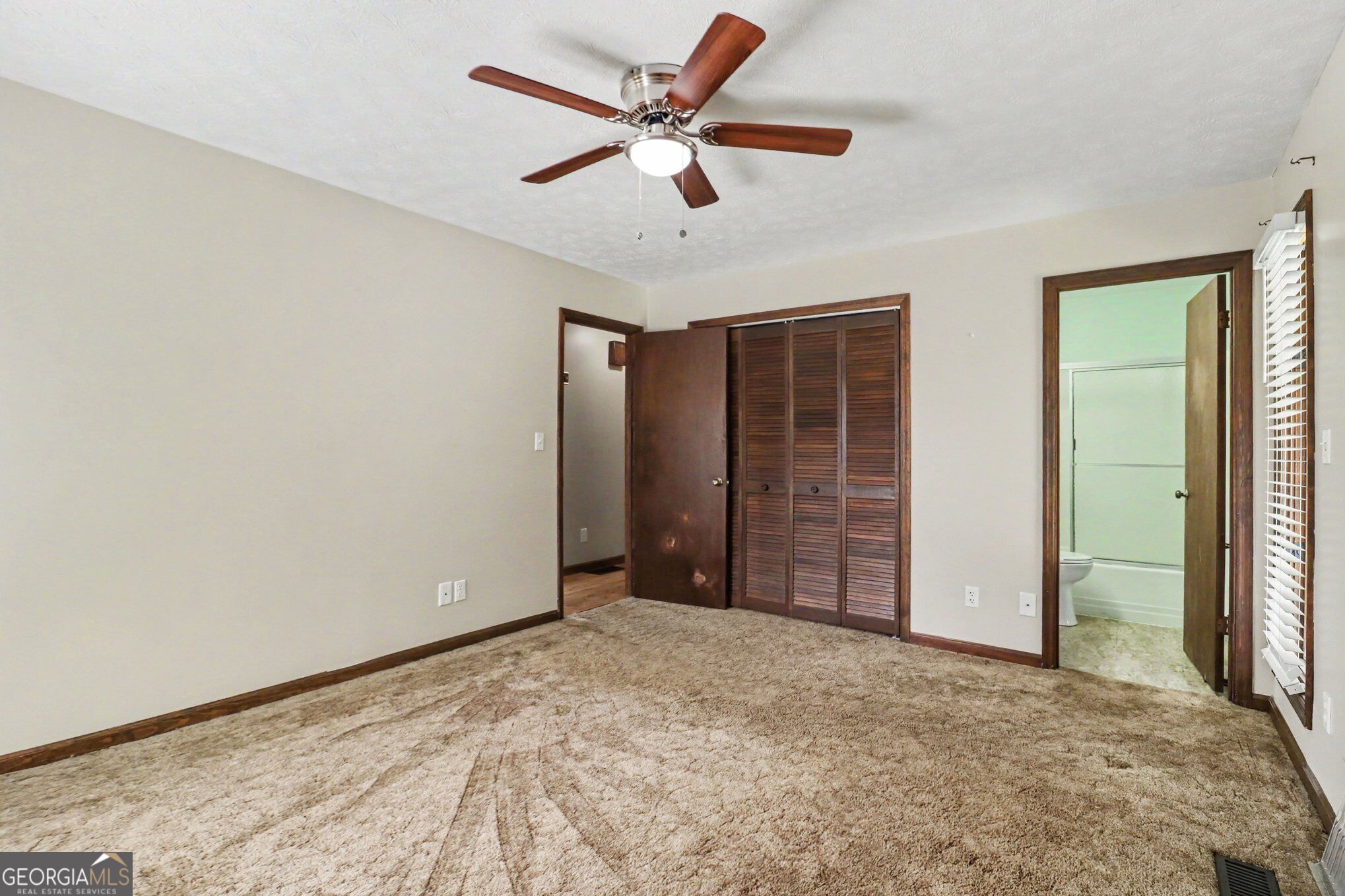 114 Meadowland Trail Property Photo 16