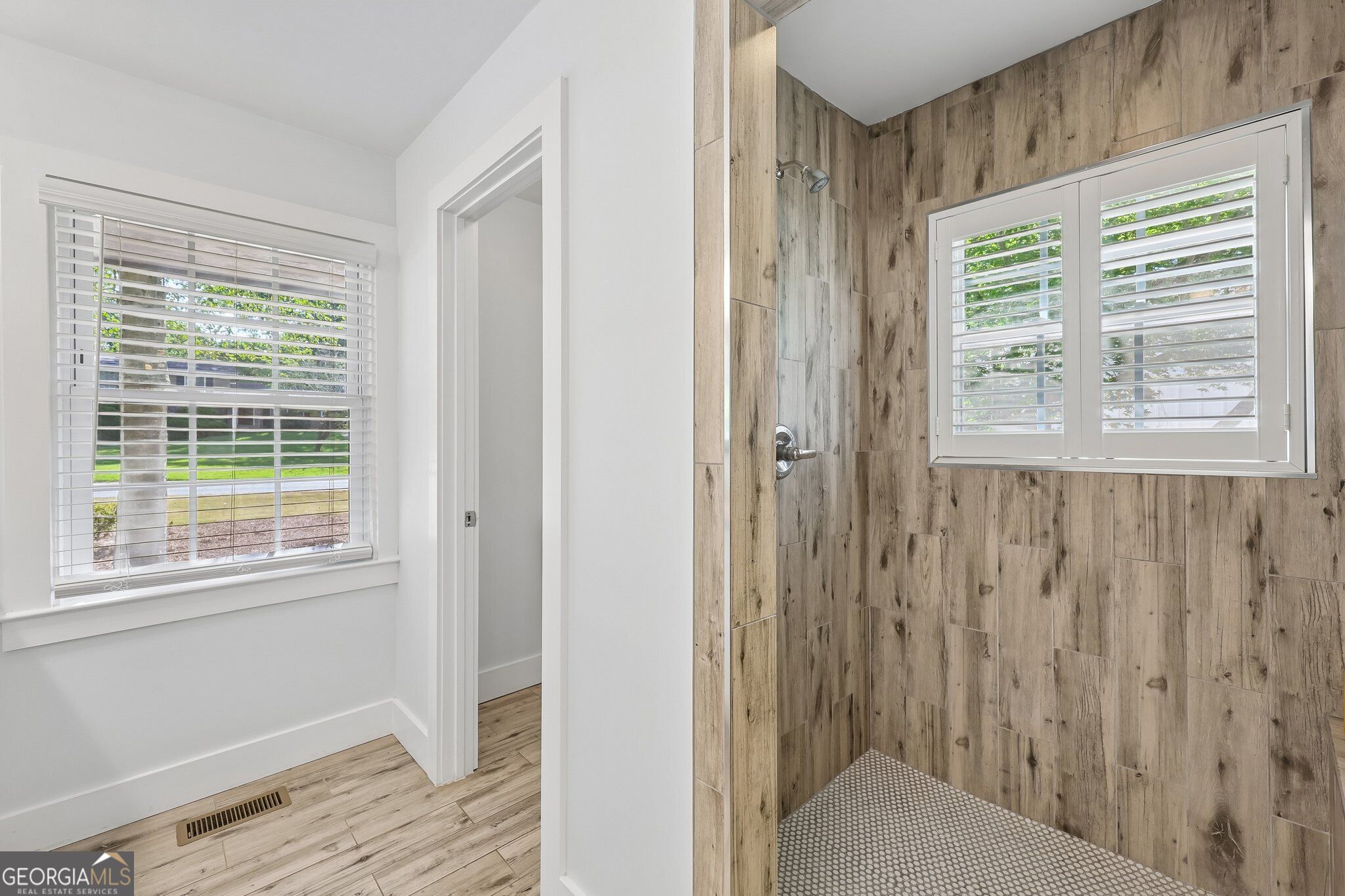 3900 Captain Drive Property Photo 17