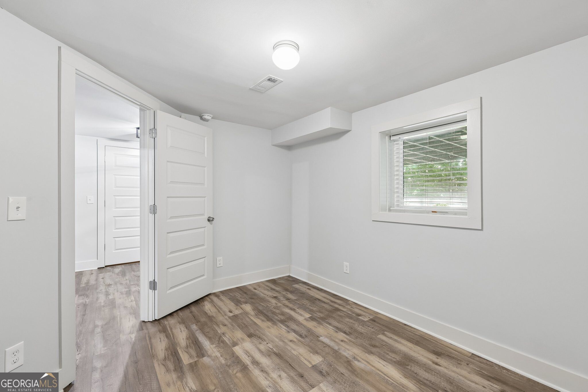 3900 Captain Drive Property Photo 22