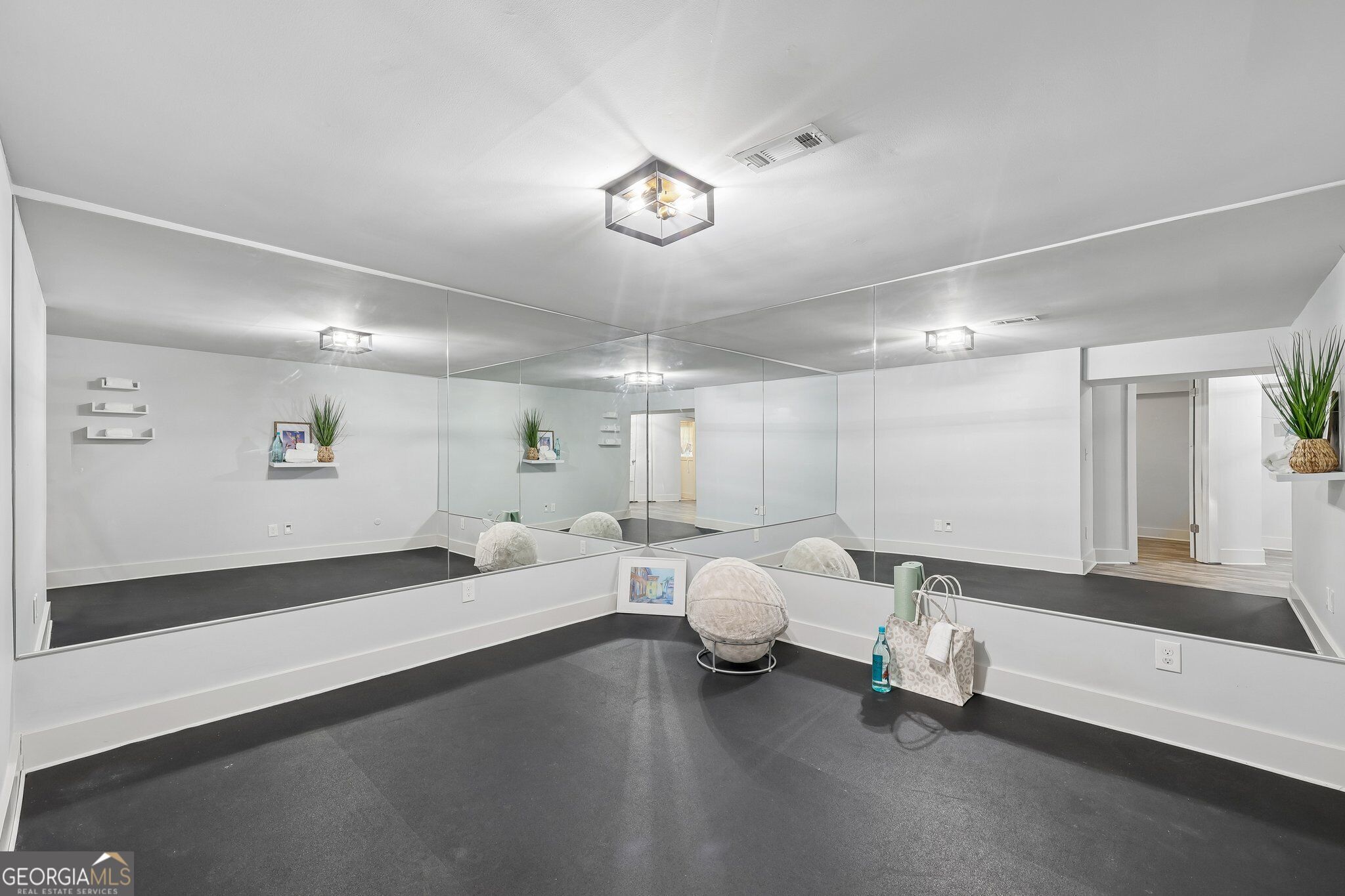 3900 Captain Drive Property Photo 23