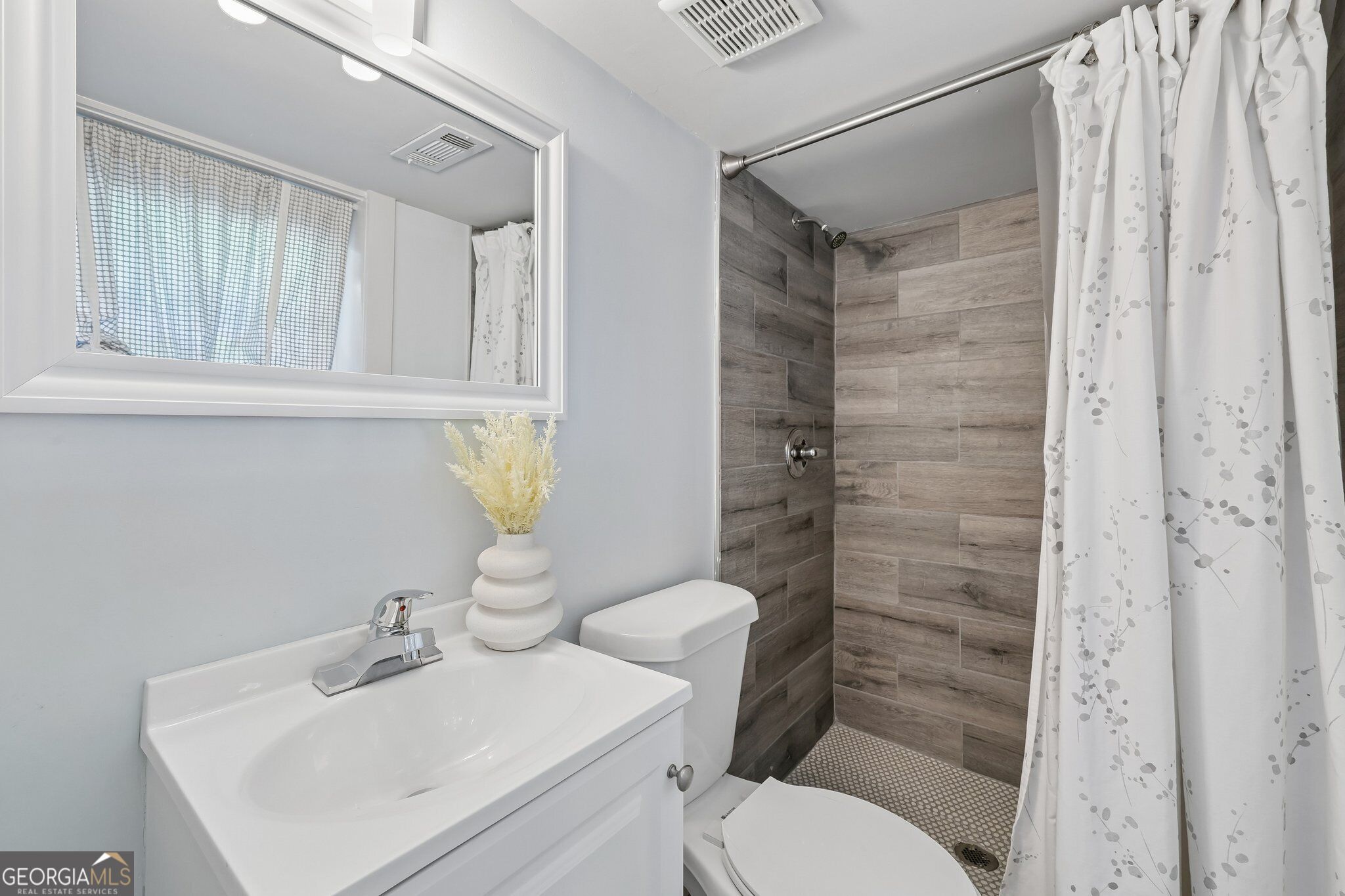 3900 Captain Drive Property Photo 24