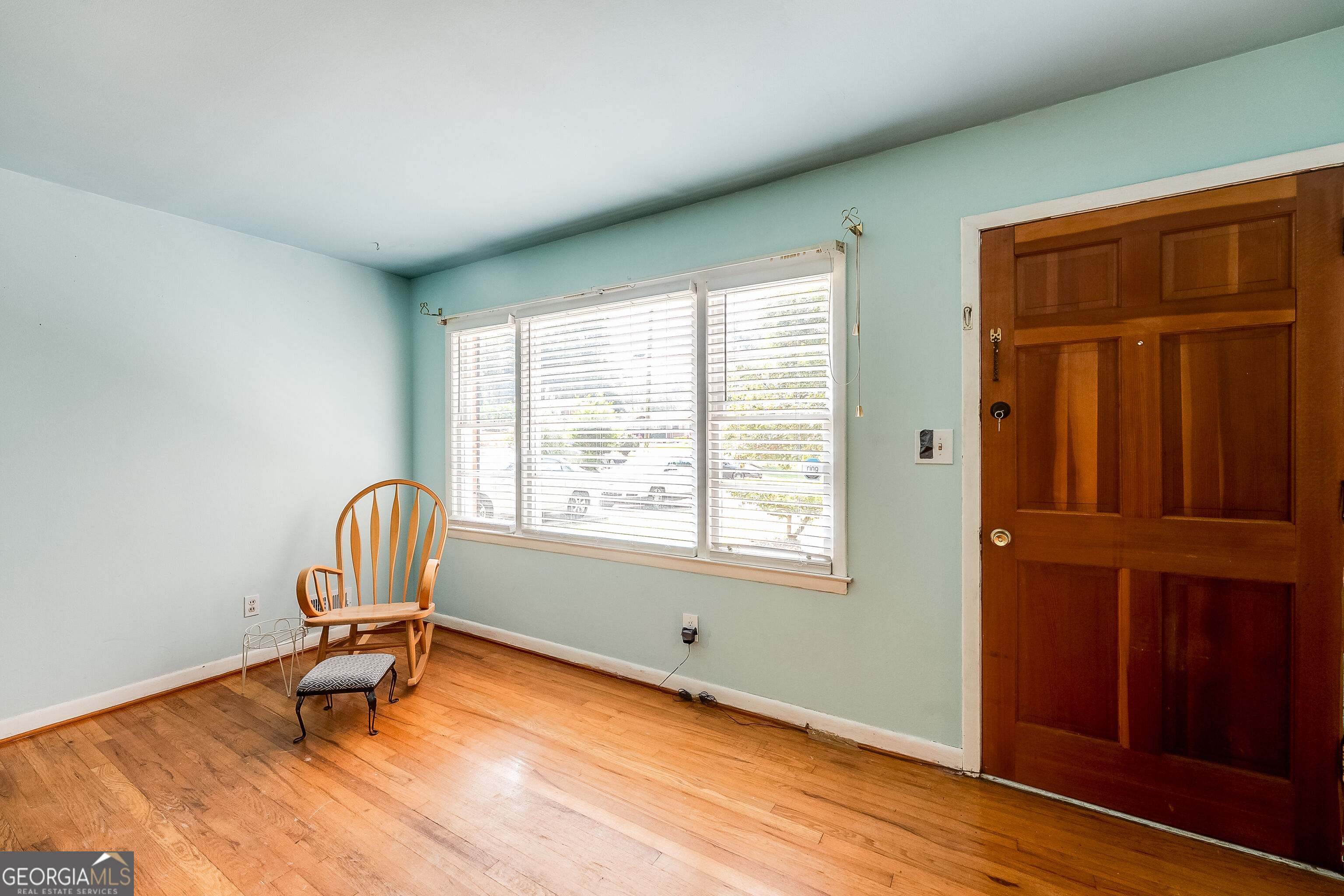 1709 Lee Street Property Photo 5