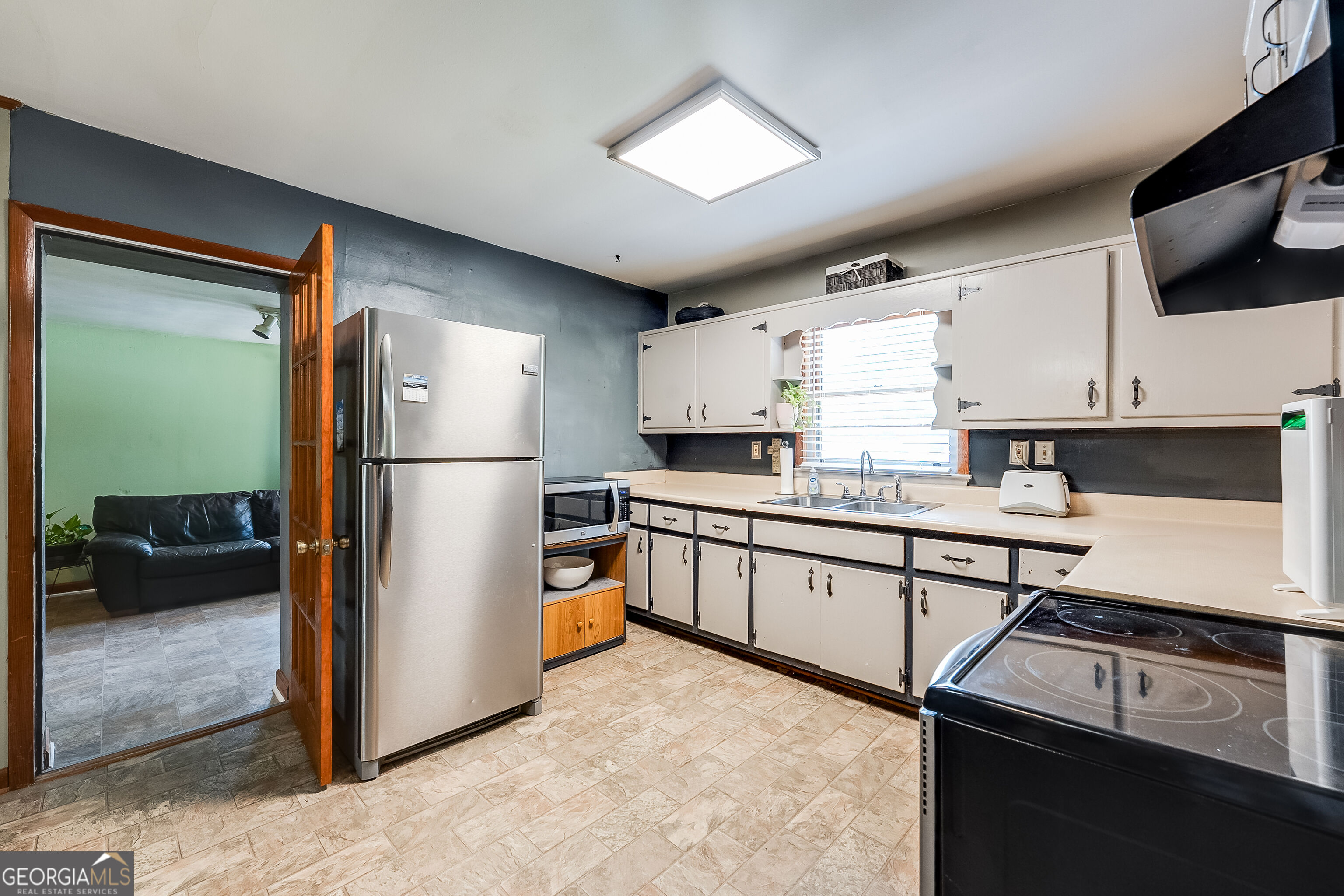 1709 Lee Street Property Photo 12