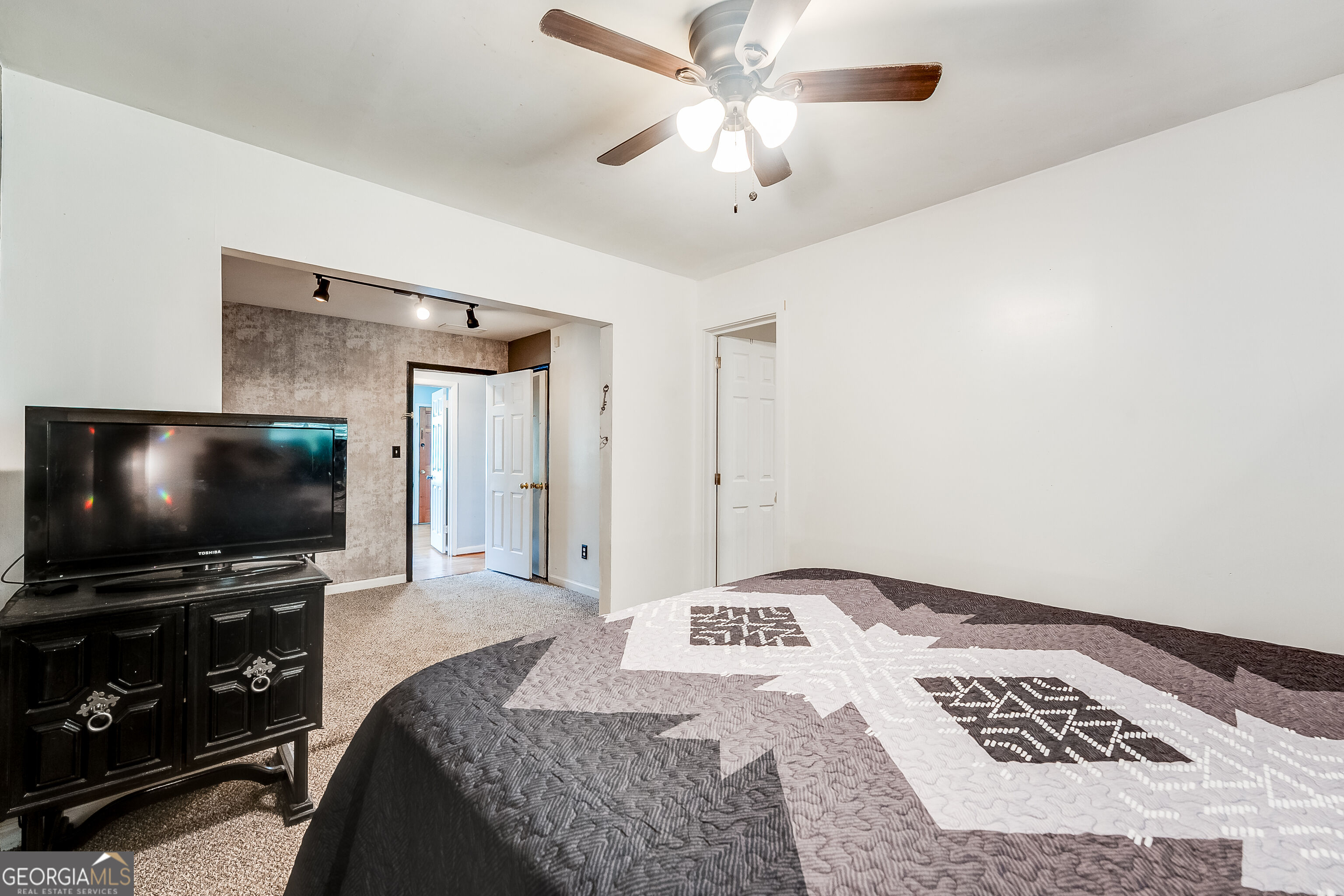 1709 Lee Street Property Photo 21