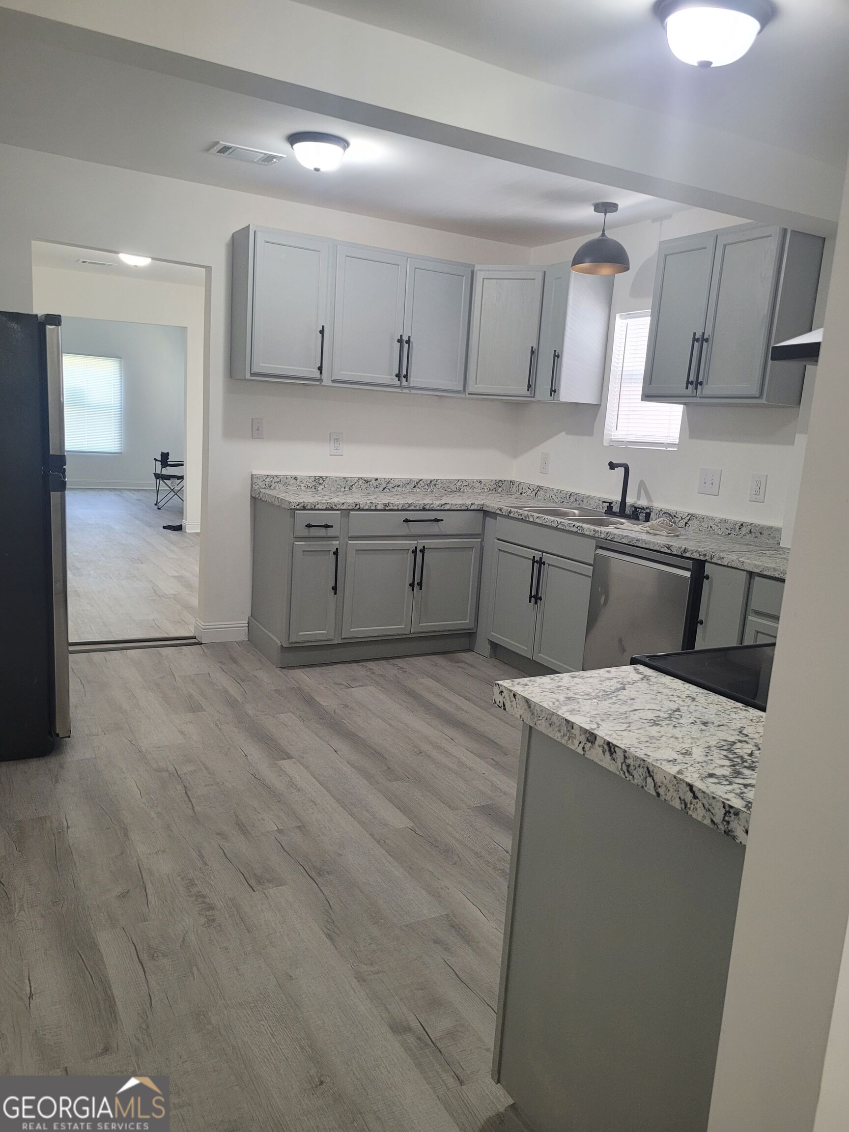 191 Forest Avenue Property Photo 12