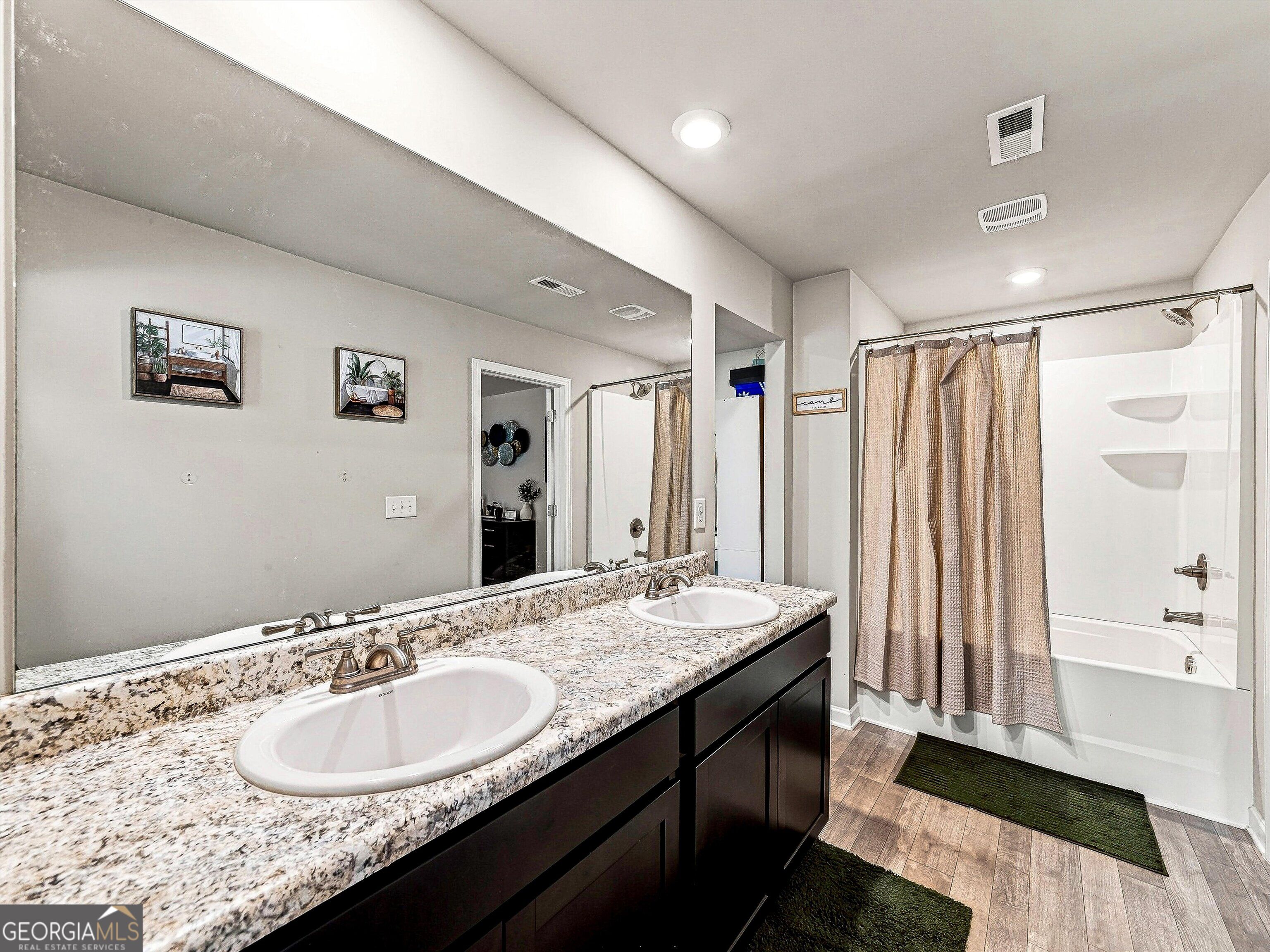 180 Edinburgh Lane Property Photo 23