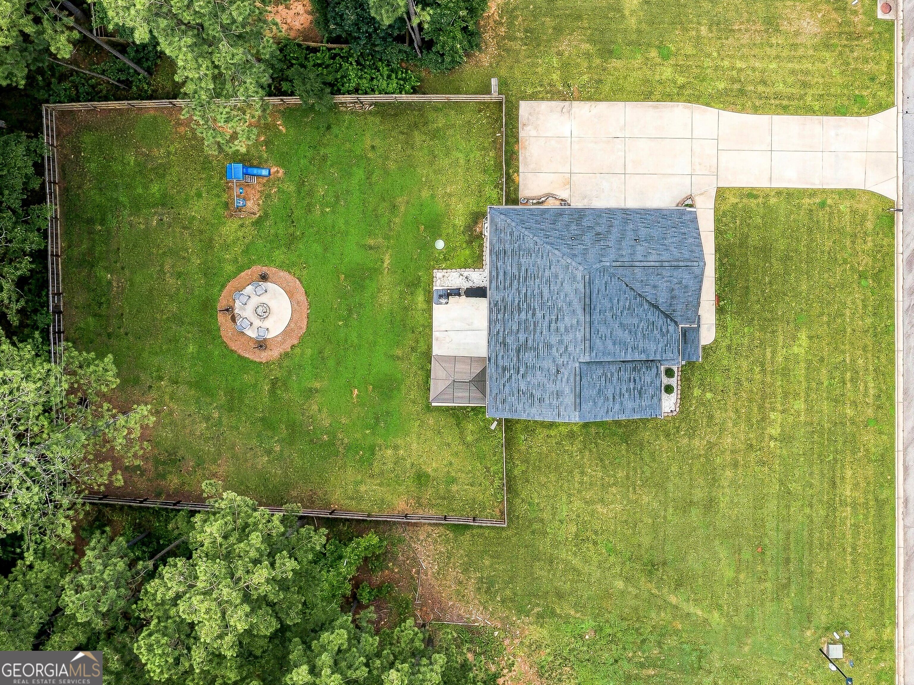 180 Edinburgh Lane Property Photo 36