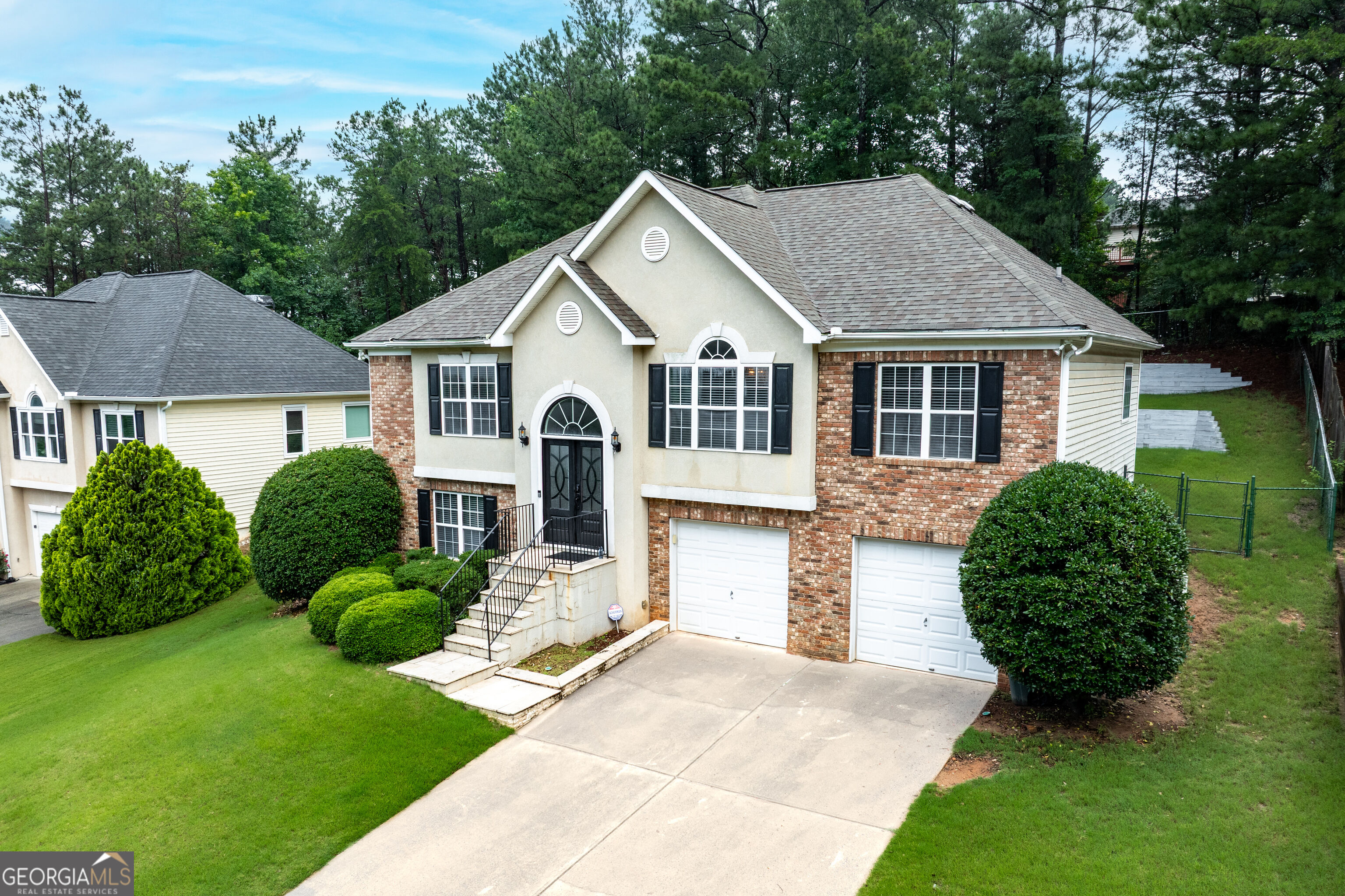 1041 Soaring Drive Property Photo 2