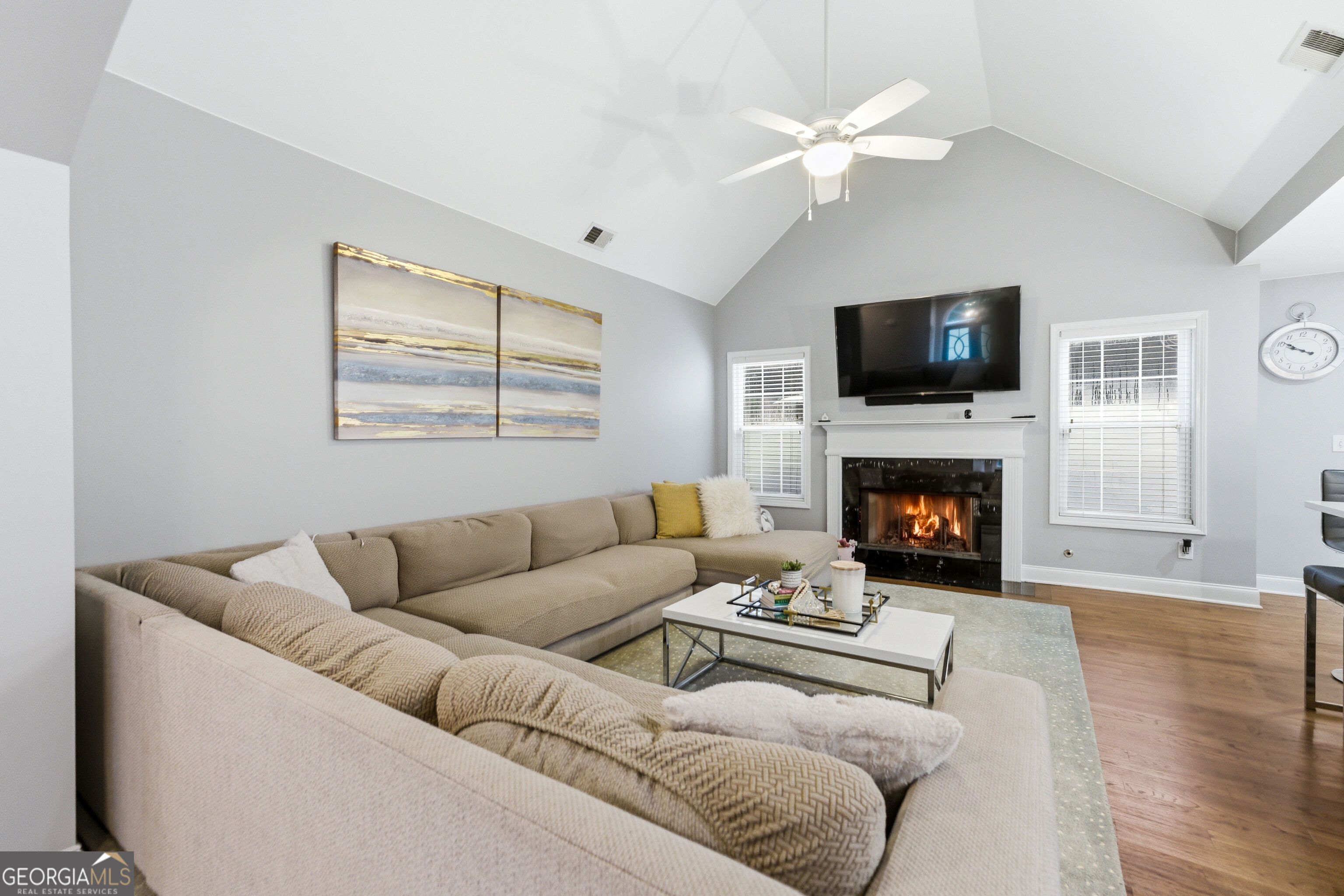 1041 Soaring Drive Property Photo 7
