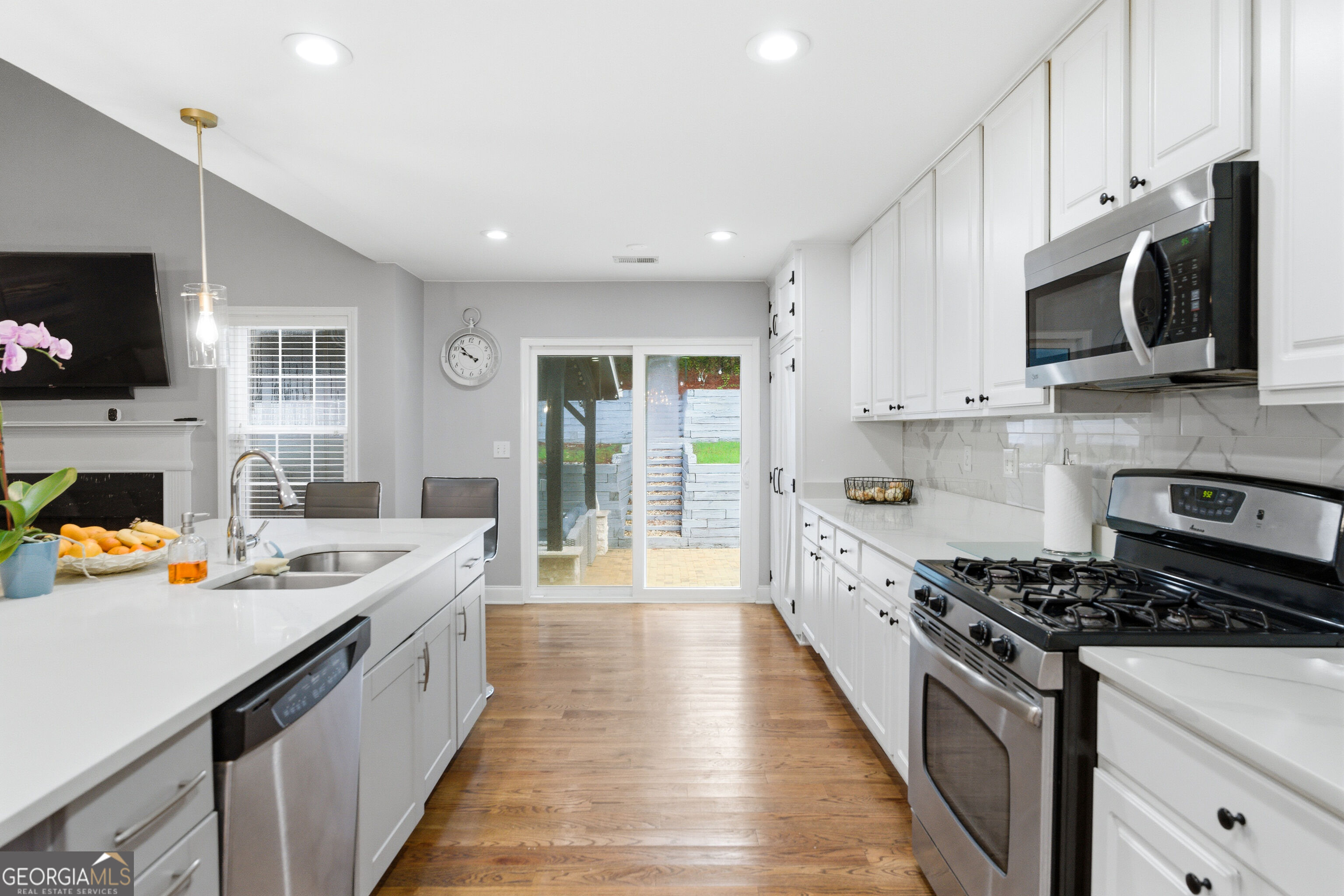 1041 Soaring Drive Property Photo 12