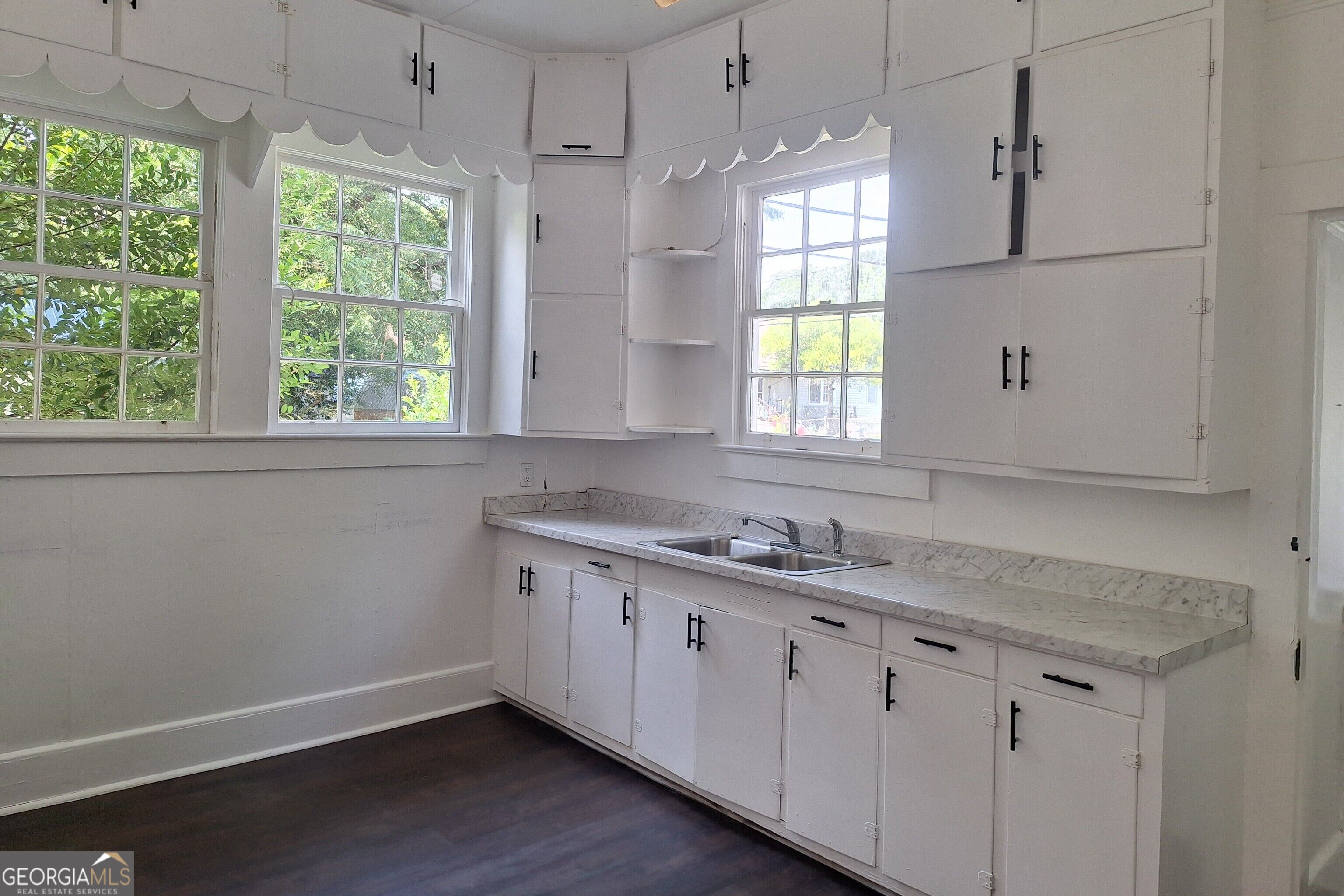 212 S 5th Avenue Property Photo 8