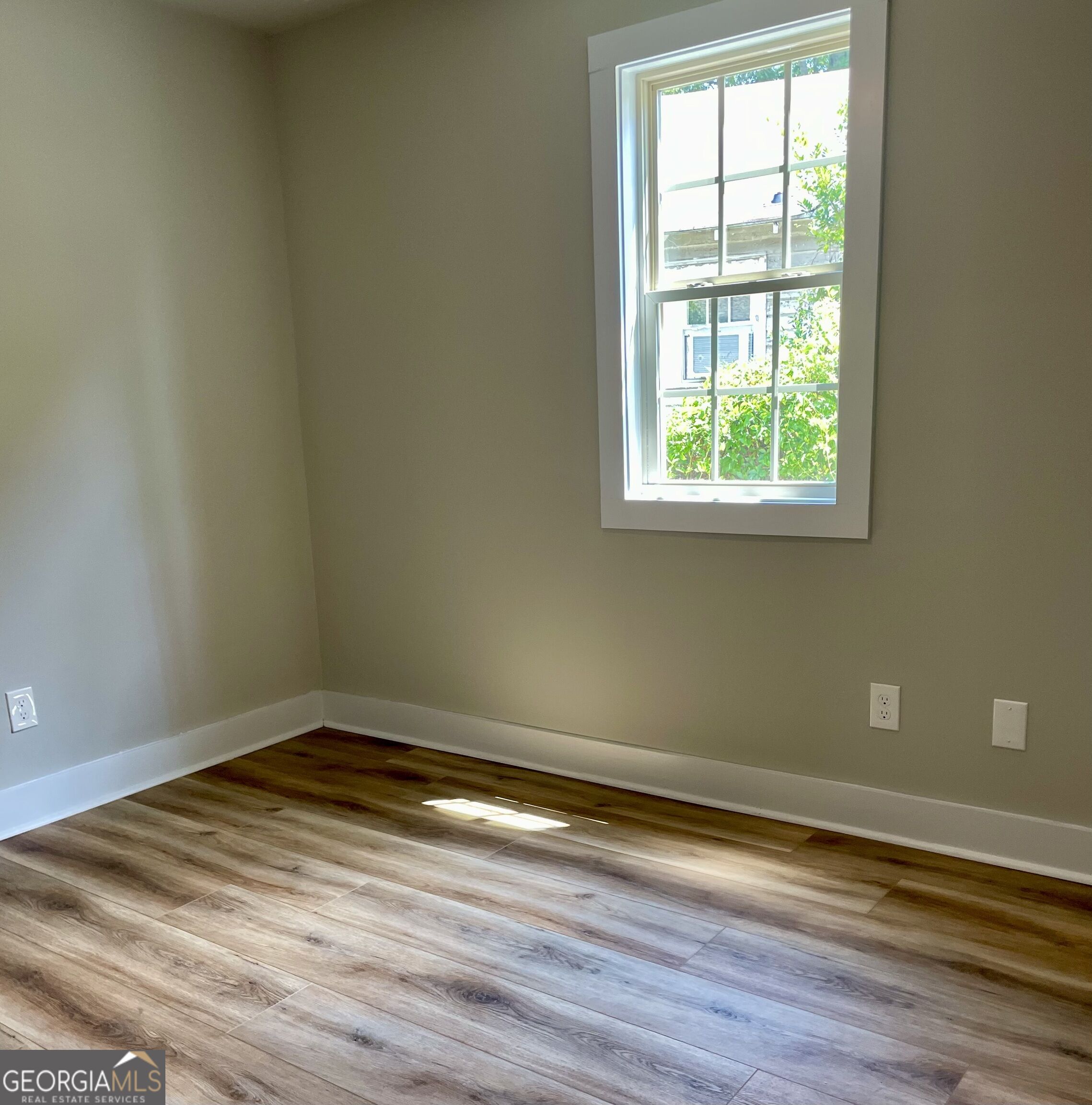 148 Holmes Street Property Photo 28