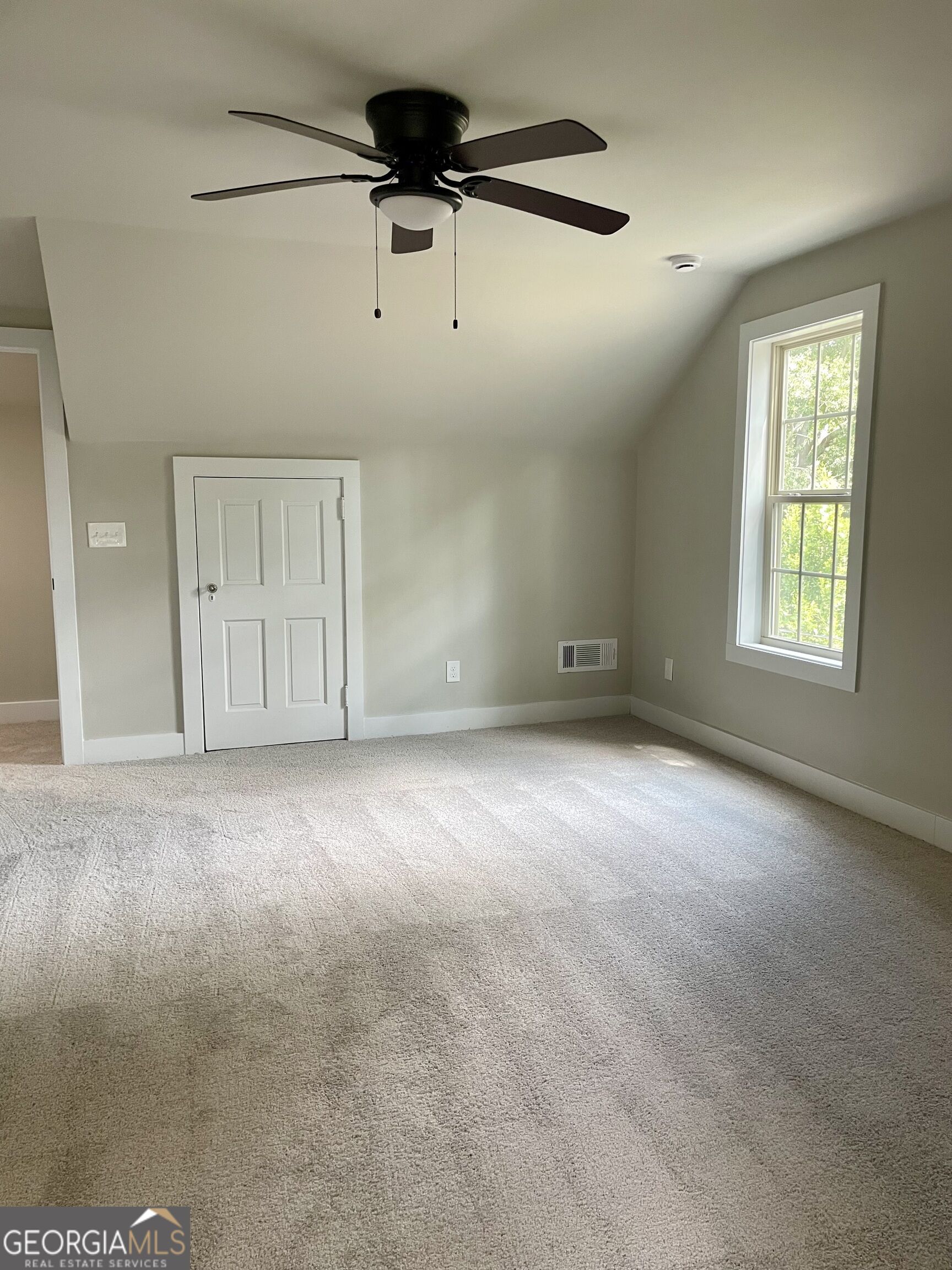 148 Holmes Street Property Photo 37