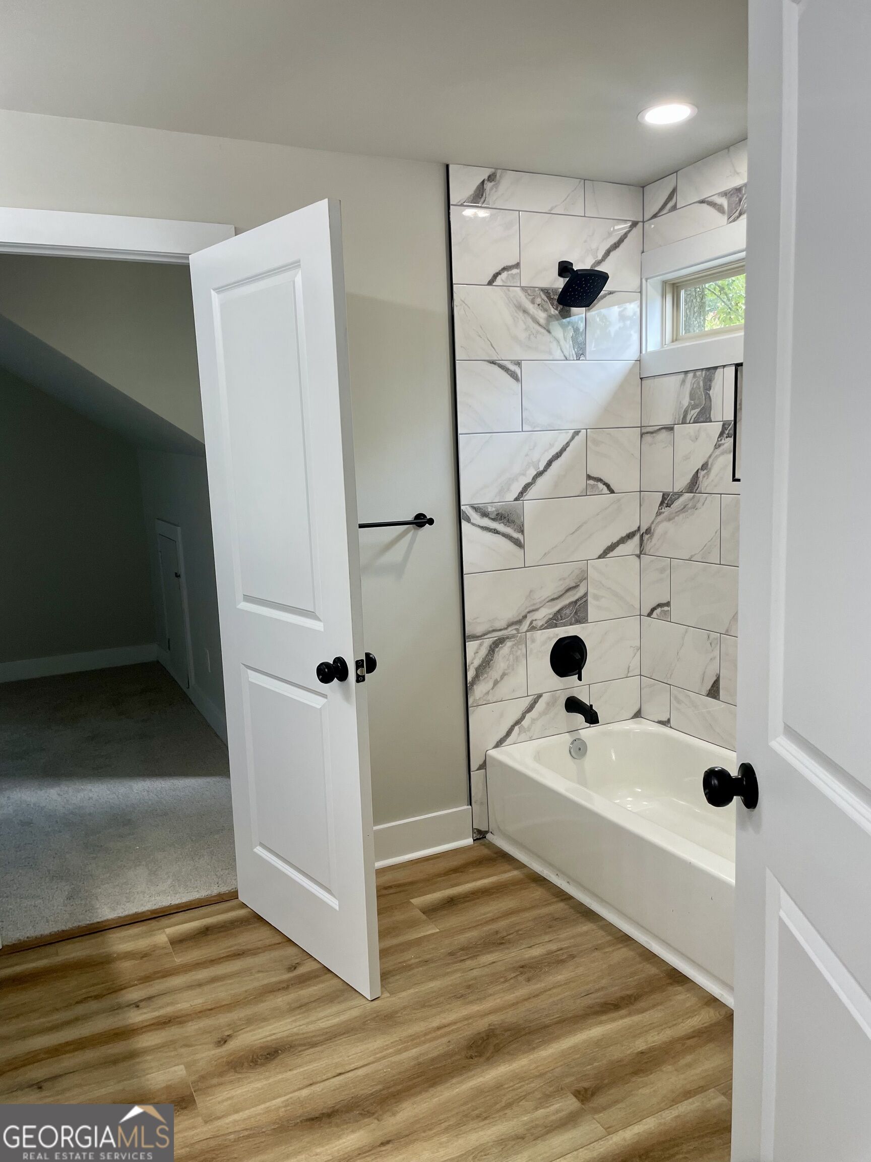 148 Holmes Street Property Photo 40
