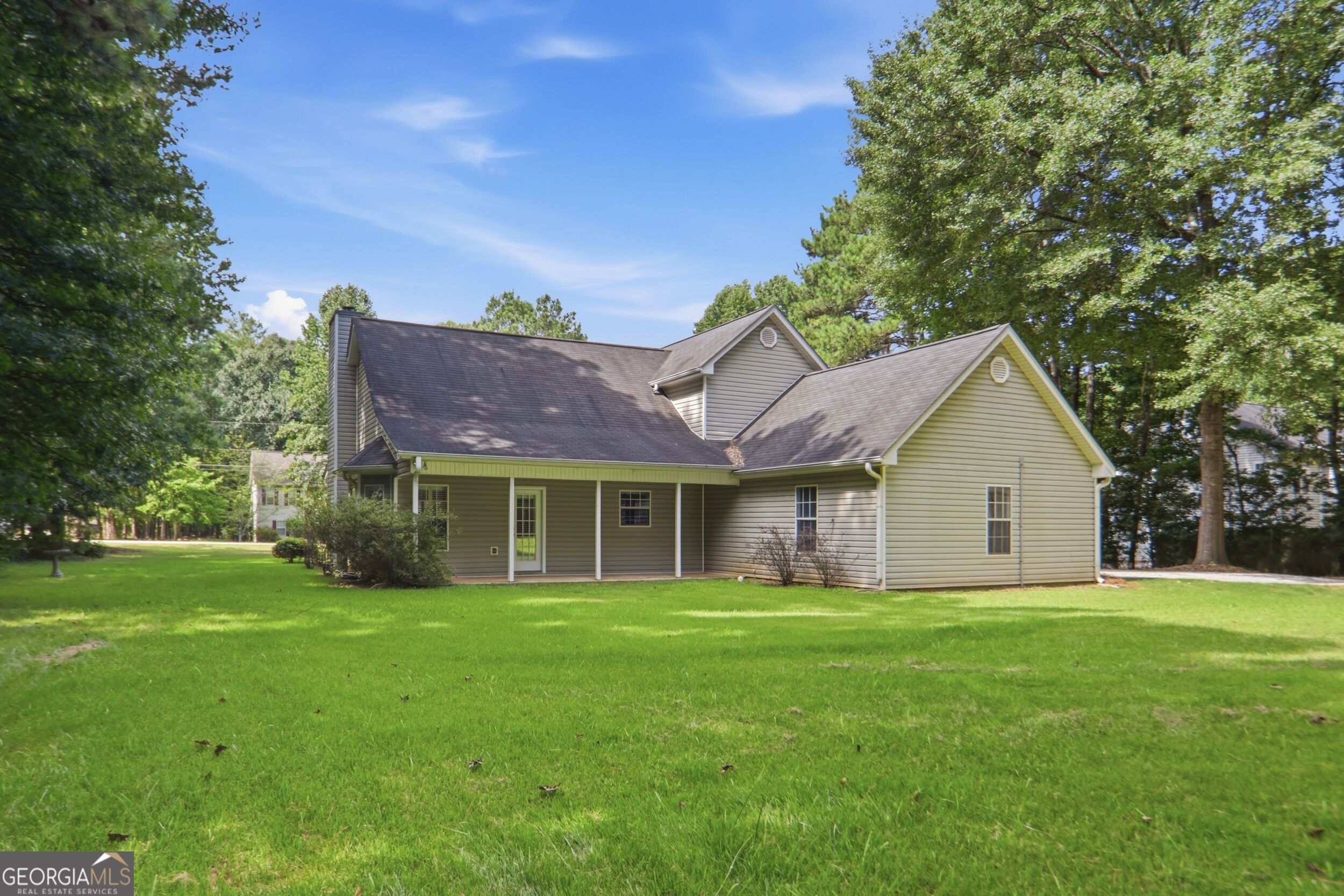 215 Eastwood Forest Property Photo 8