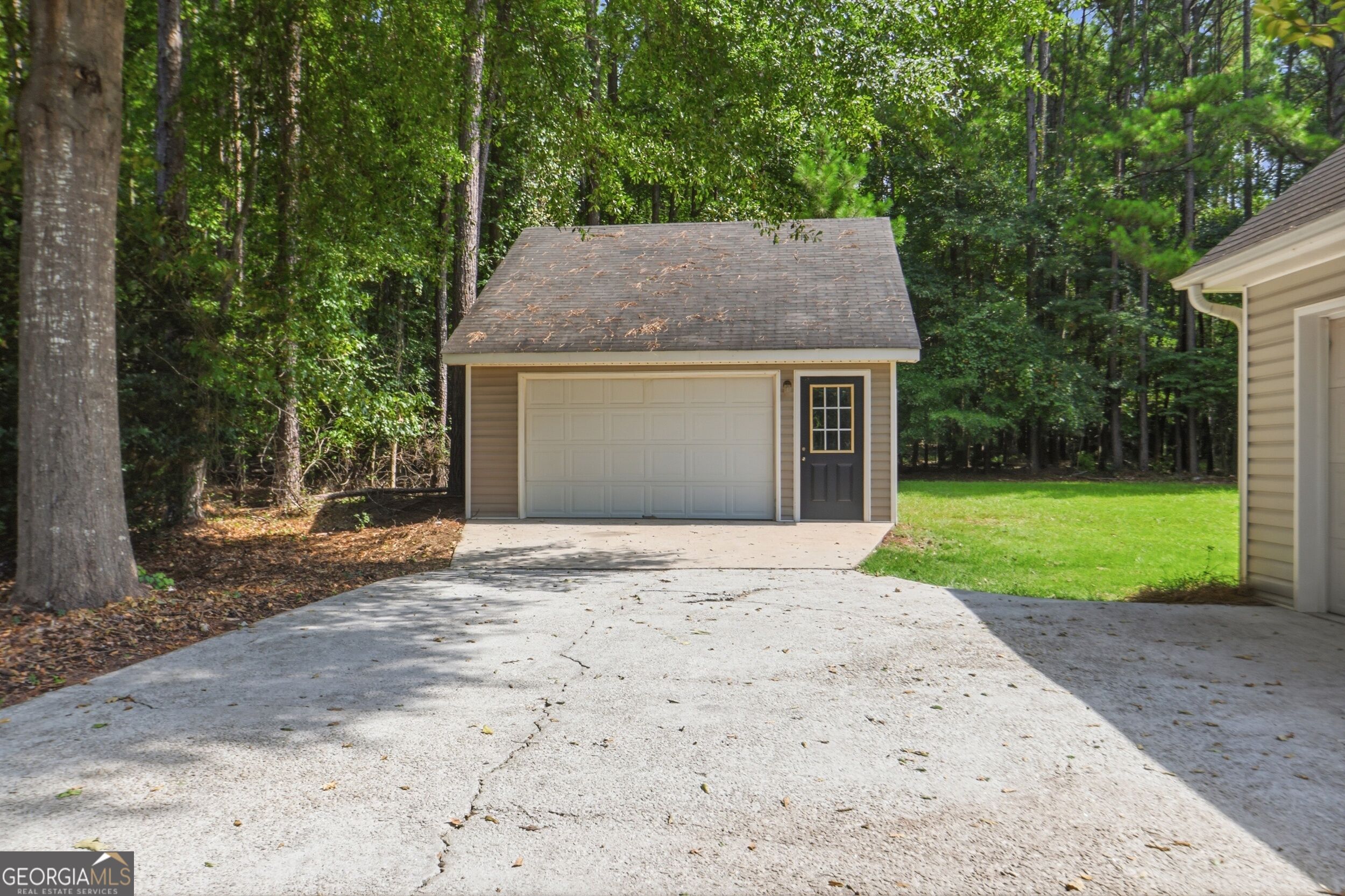 215 Eastwood Forest Property Photo 10