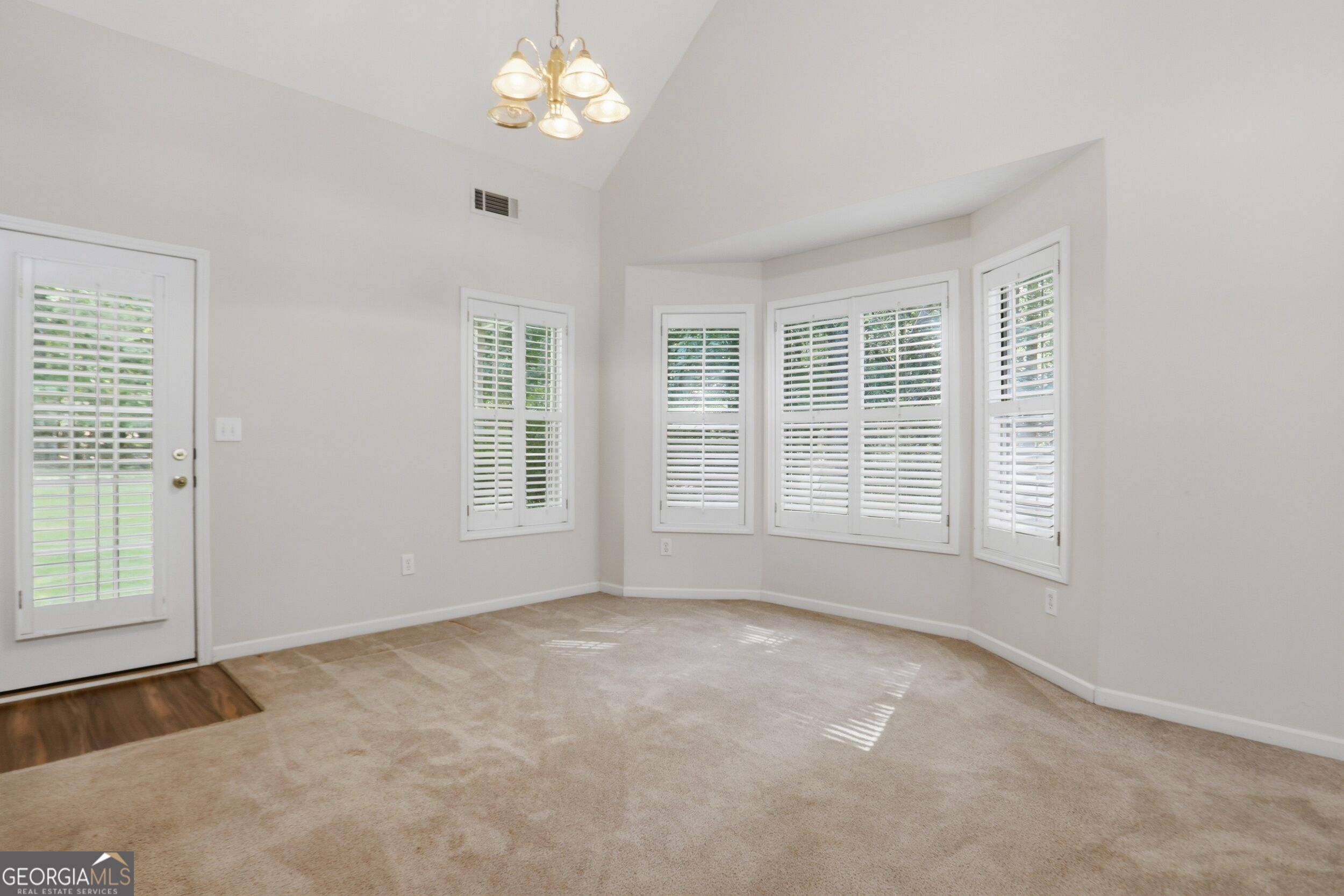 215 Eastwood Forest Property Photo 19