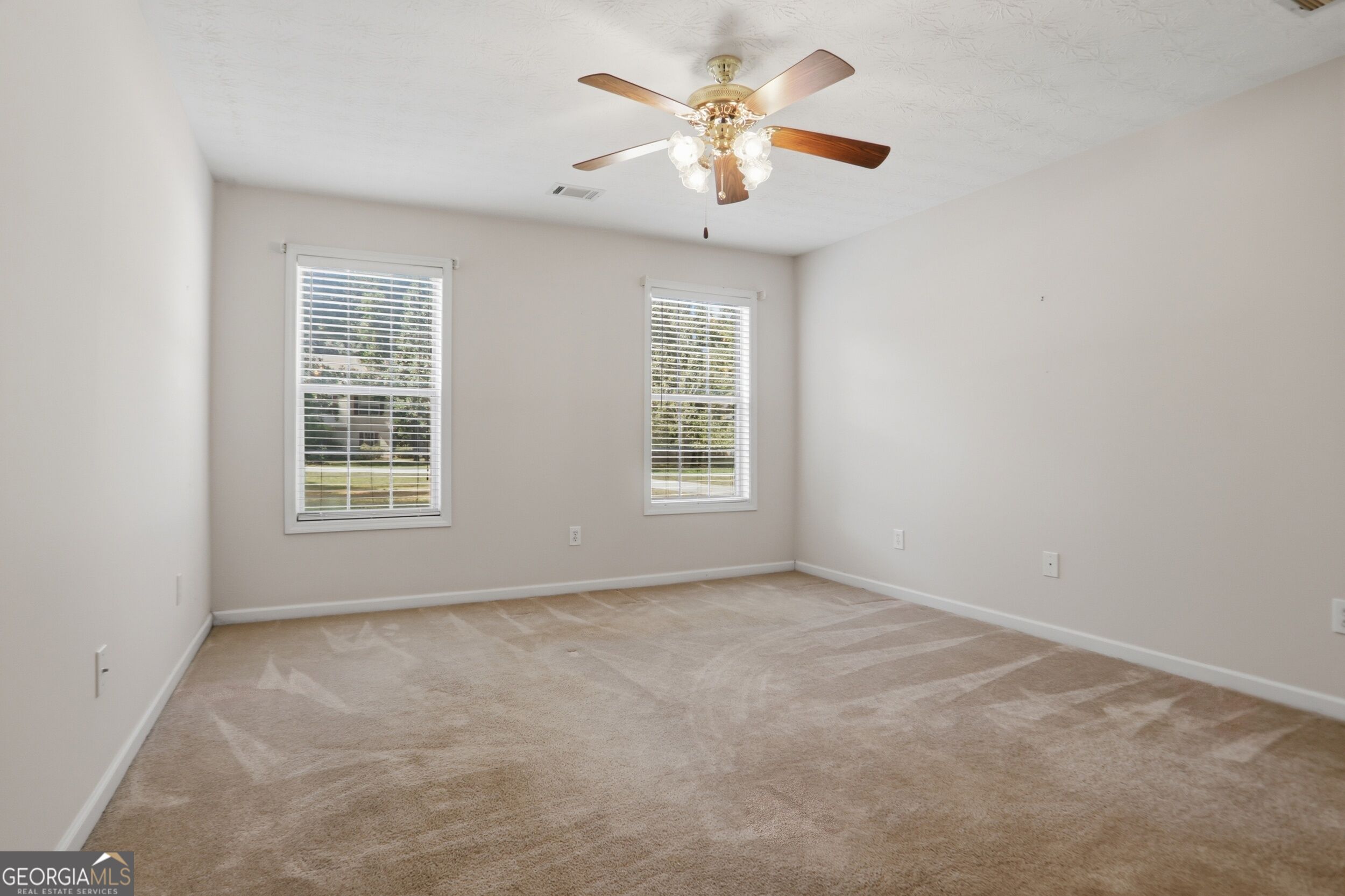 215 Eastwood Forest Property Photo 24