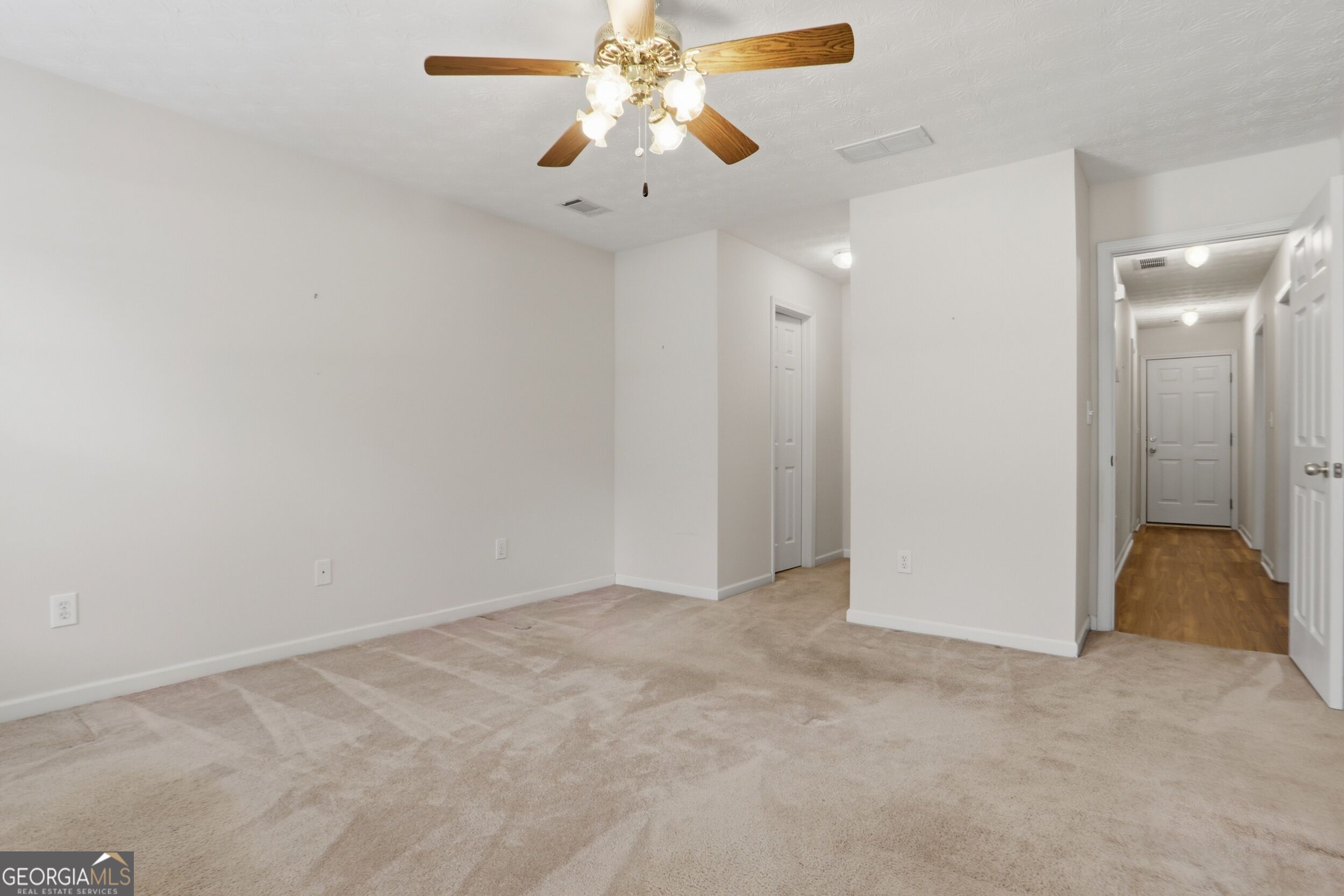 215 Eastwood Forest Property Photo 26