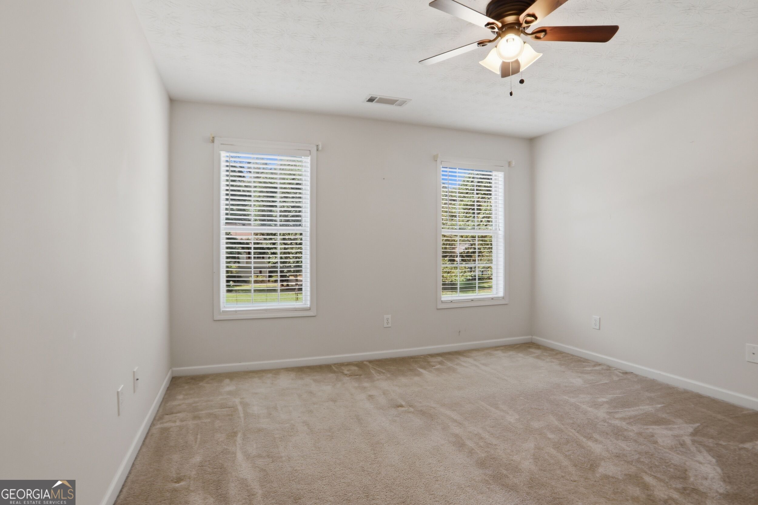 215 Eastwood Forest Property Photo 35
