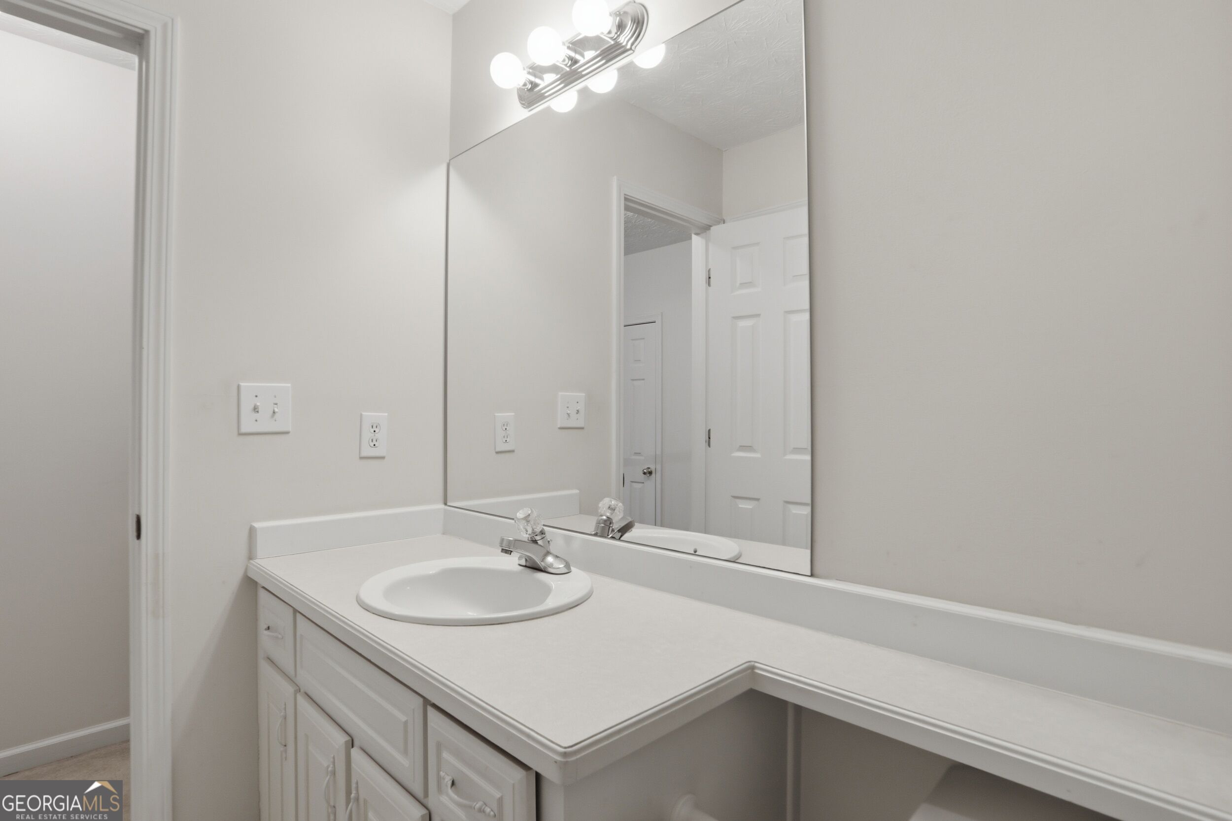 215 Eastwood Forest Property Photo 38