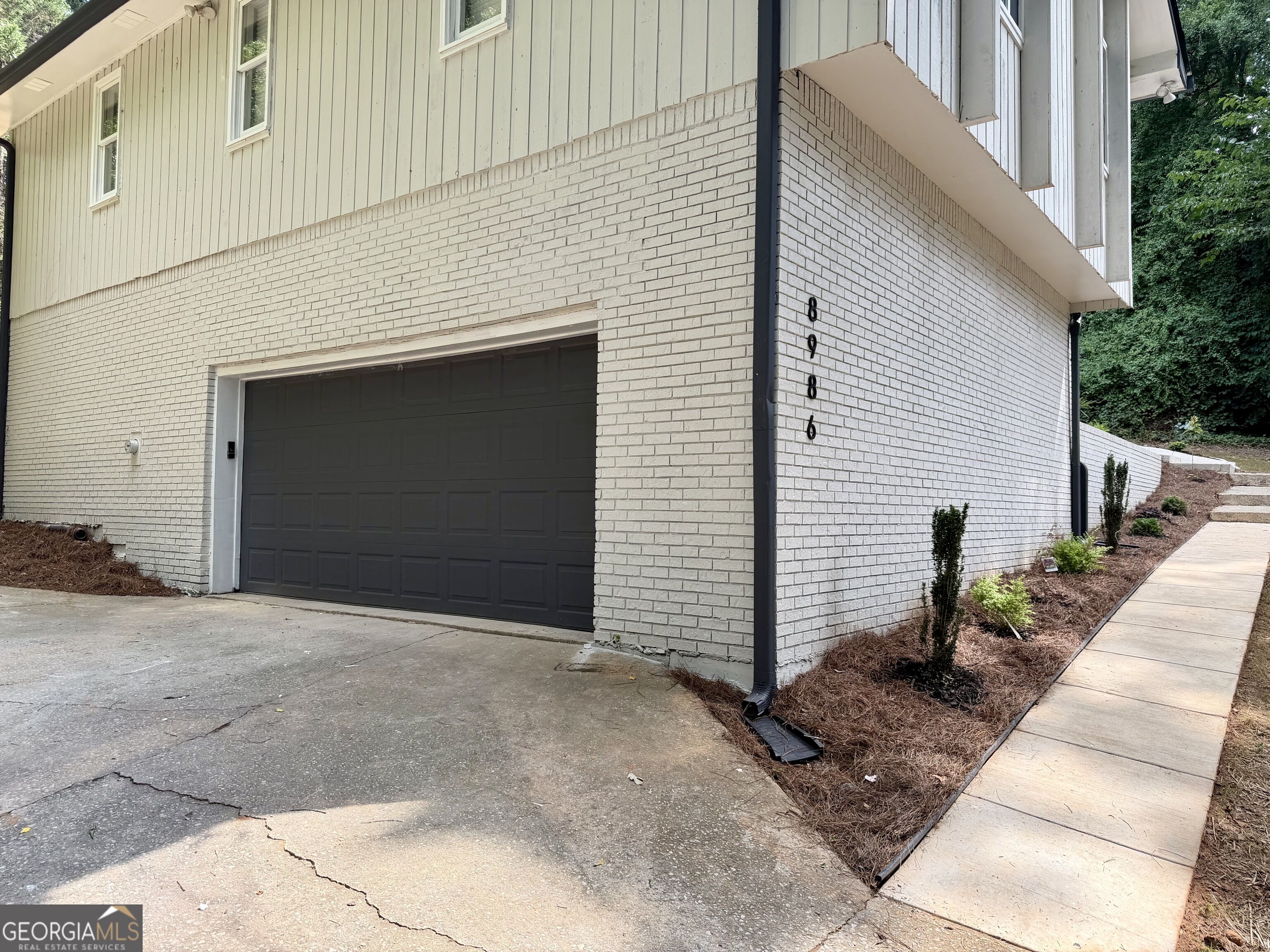 8986 Mandarin Drive Property Photo 4