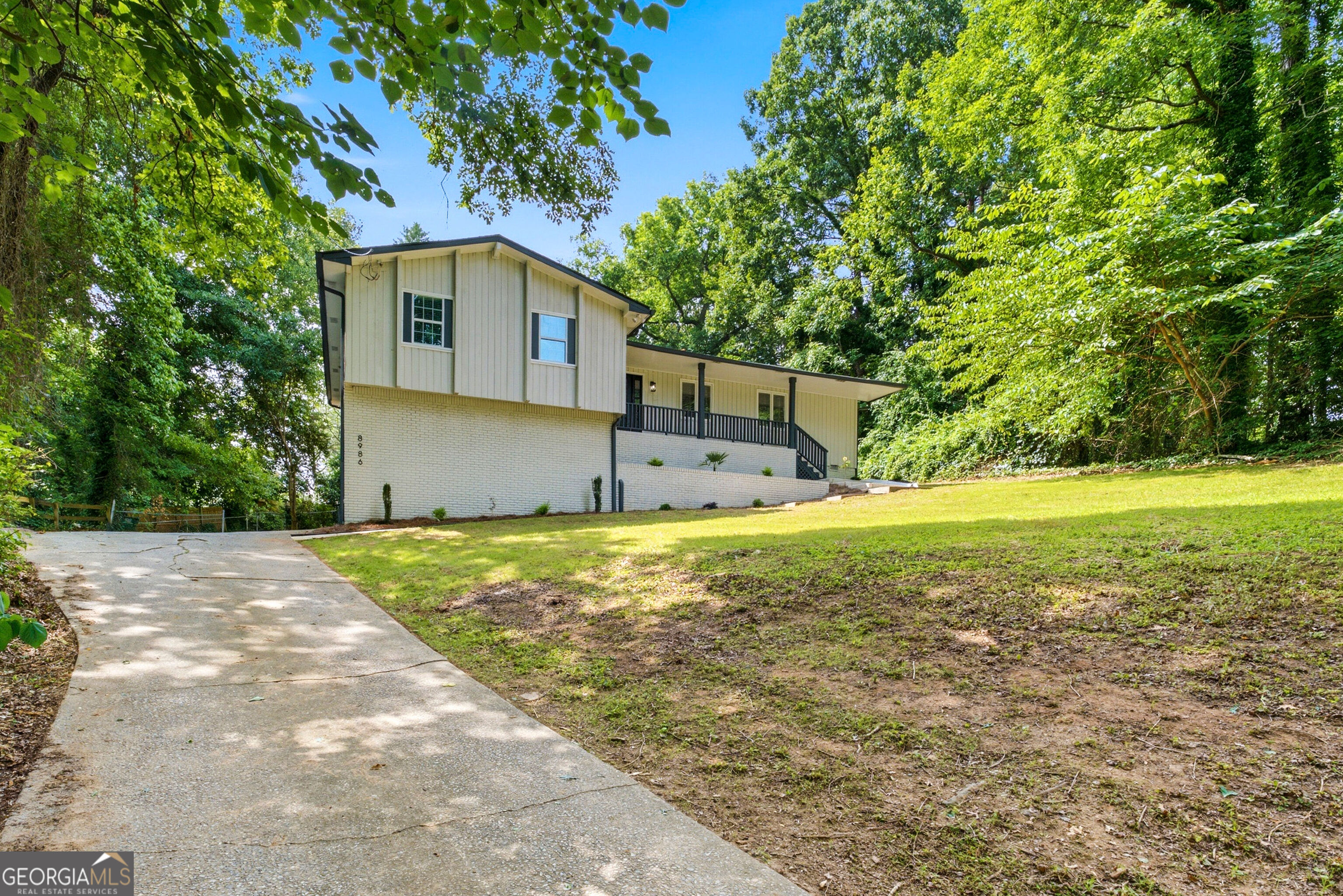 8986 Mandarin Drive Property Photo 5