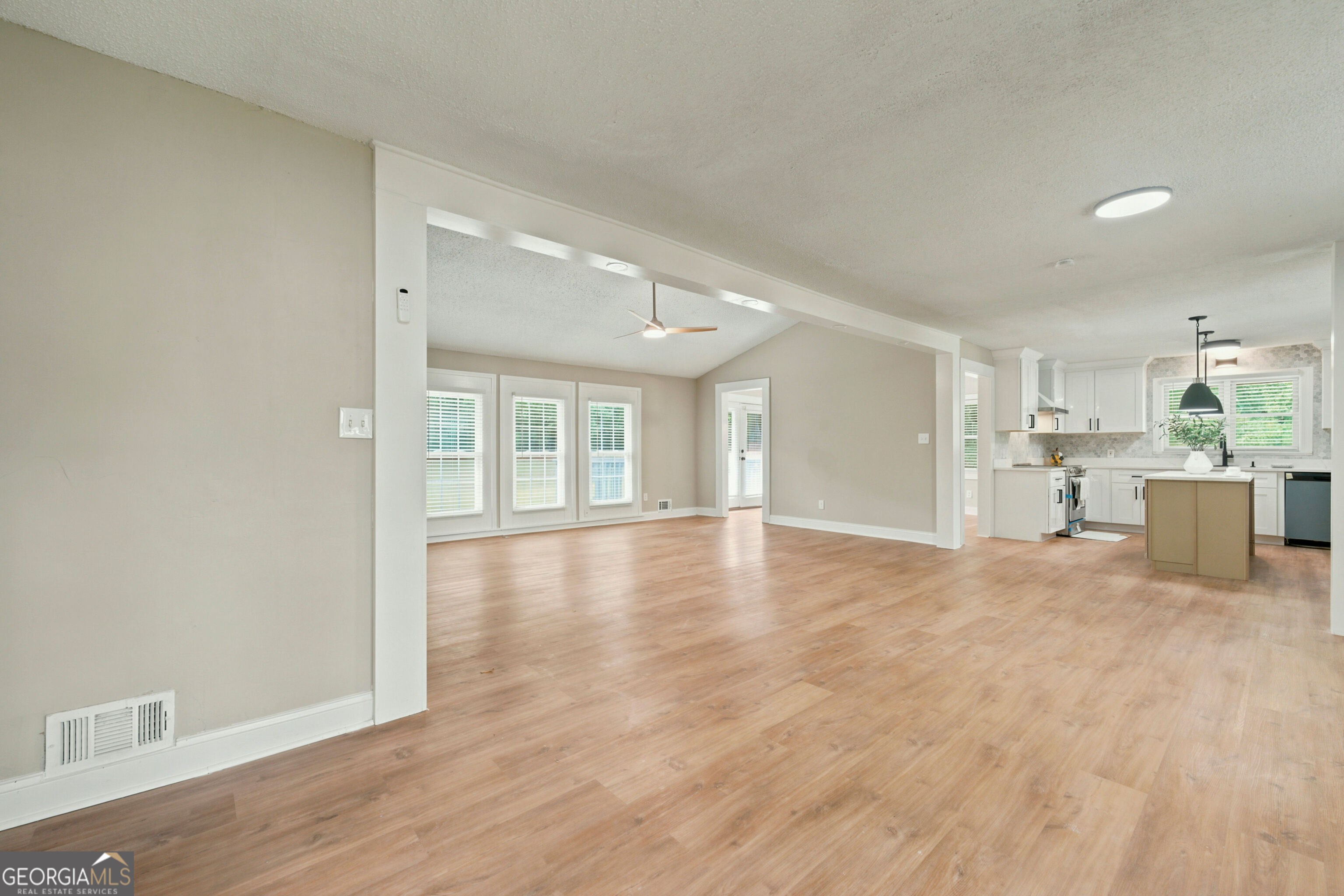 8986 Mandarin Drive Property Photo 8