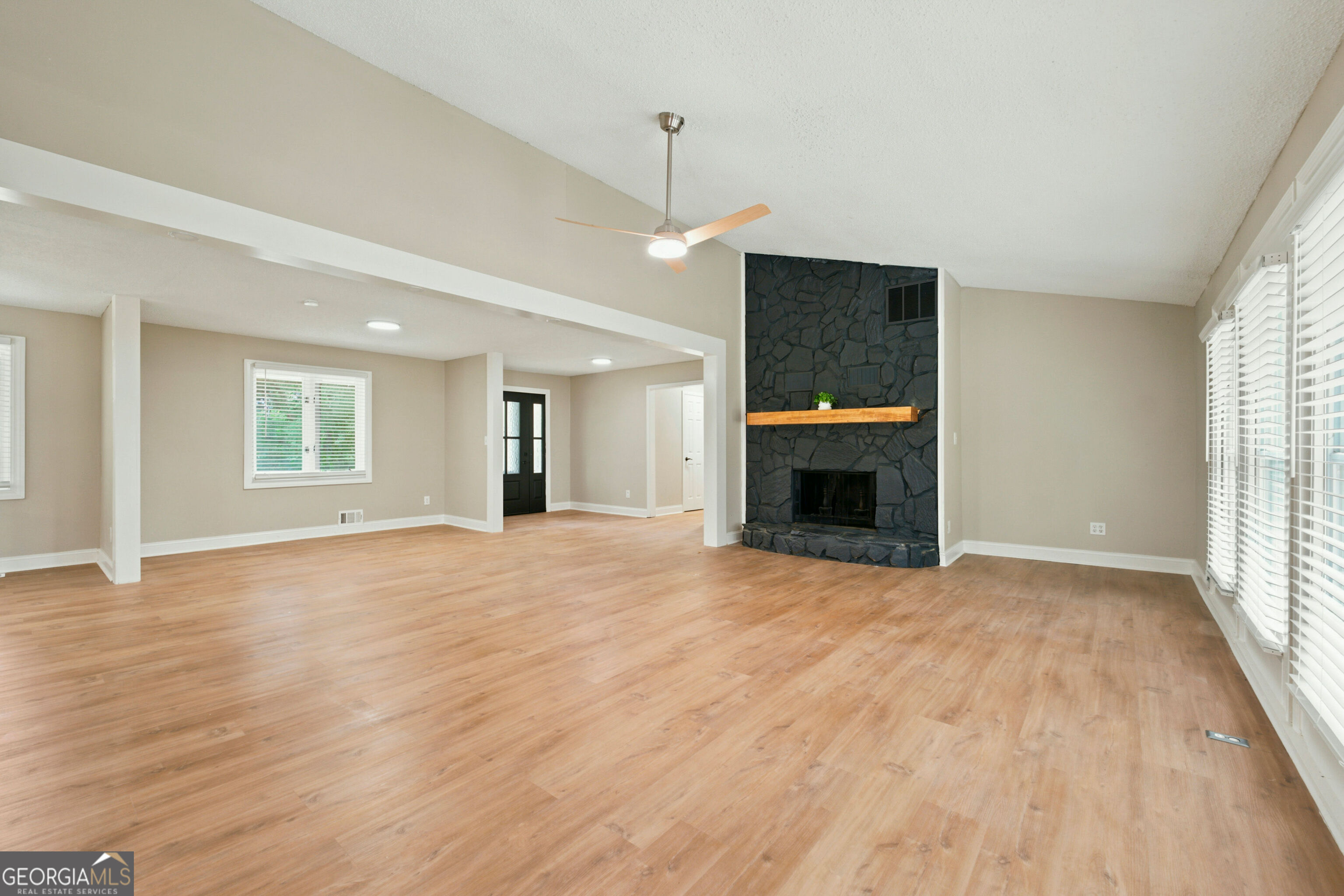 8986 Mandarin Drive Property Photo 9