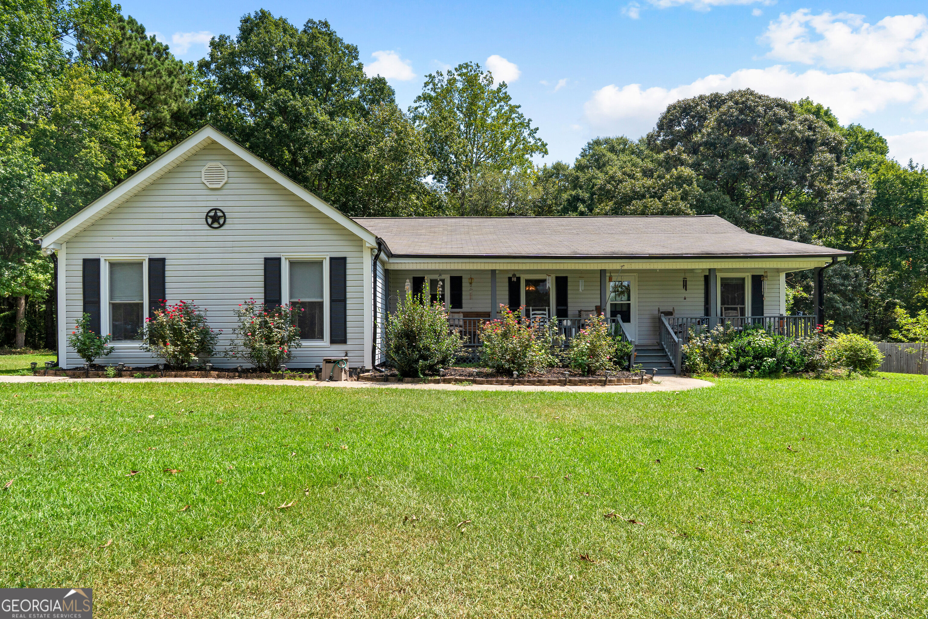 55 Manor Circle Property Photo 1