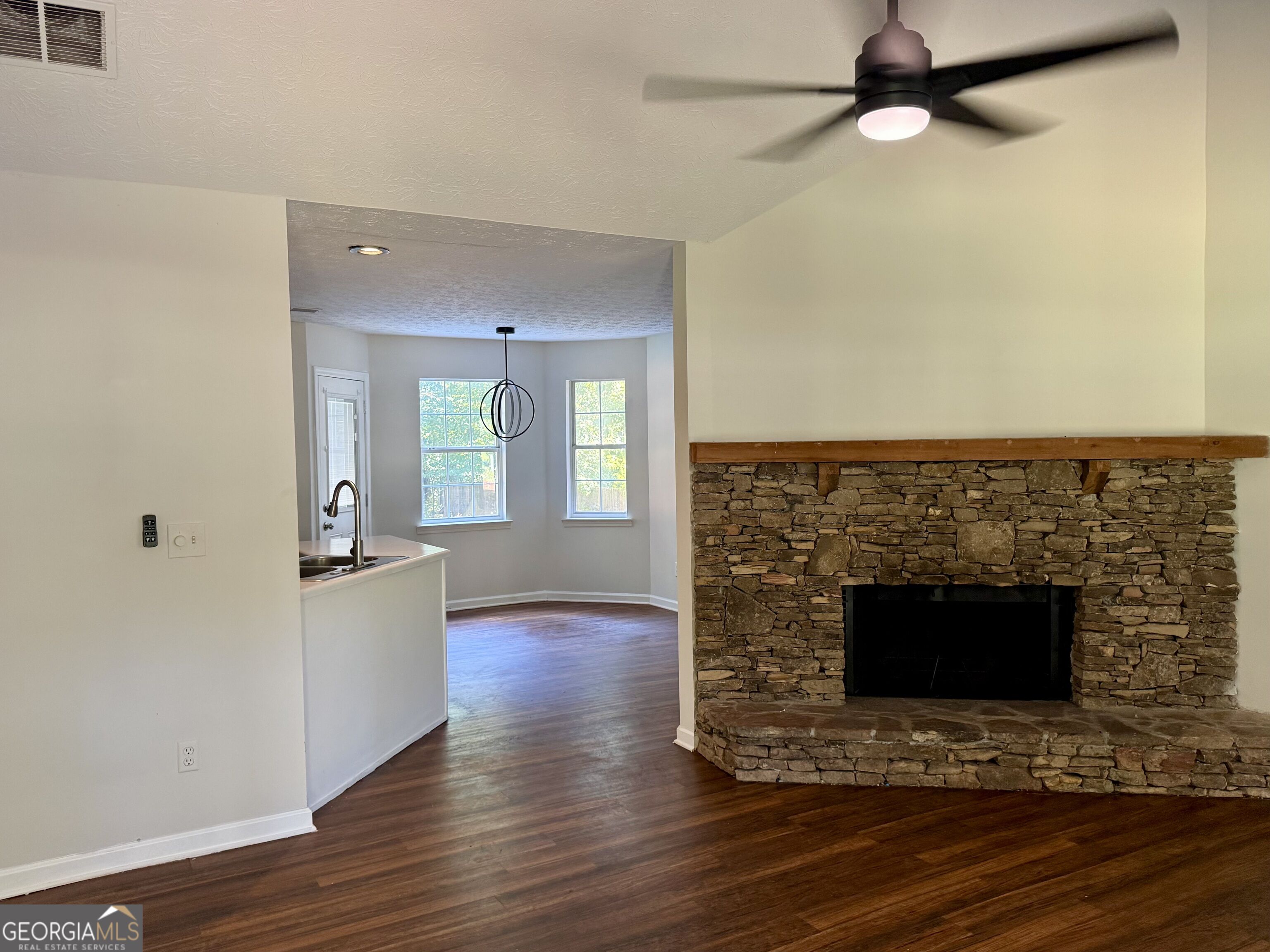 205 Willow Shoals Drive Property Photo 3