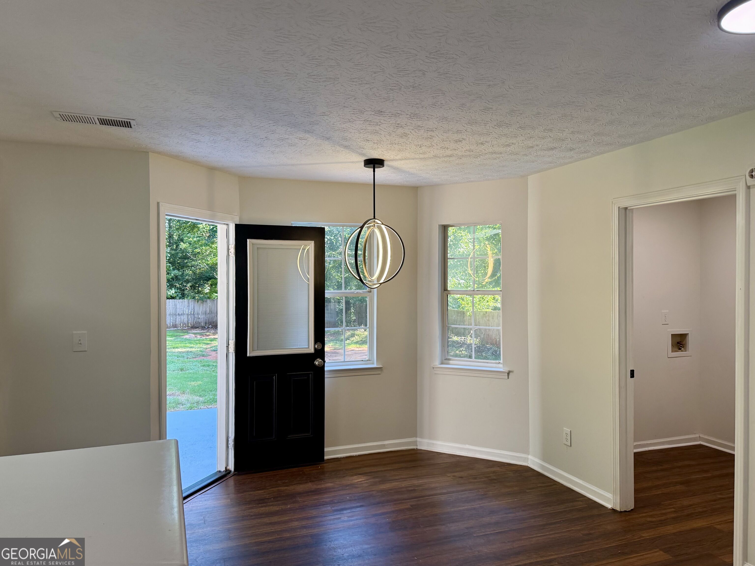 205 Willow Shoals Drive Property Photo 4