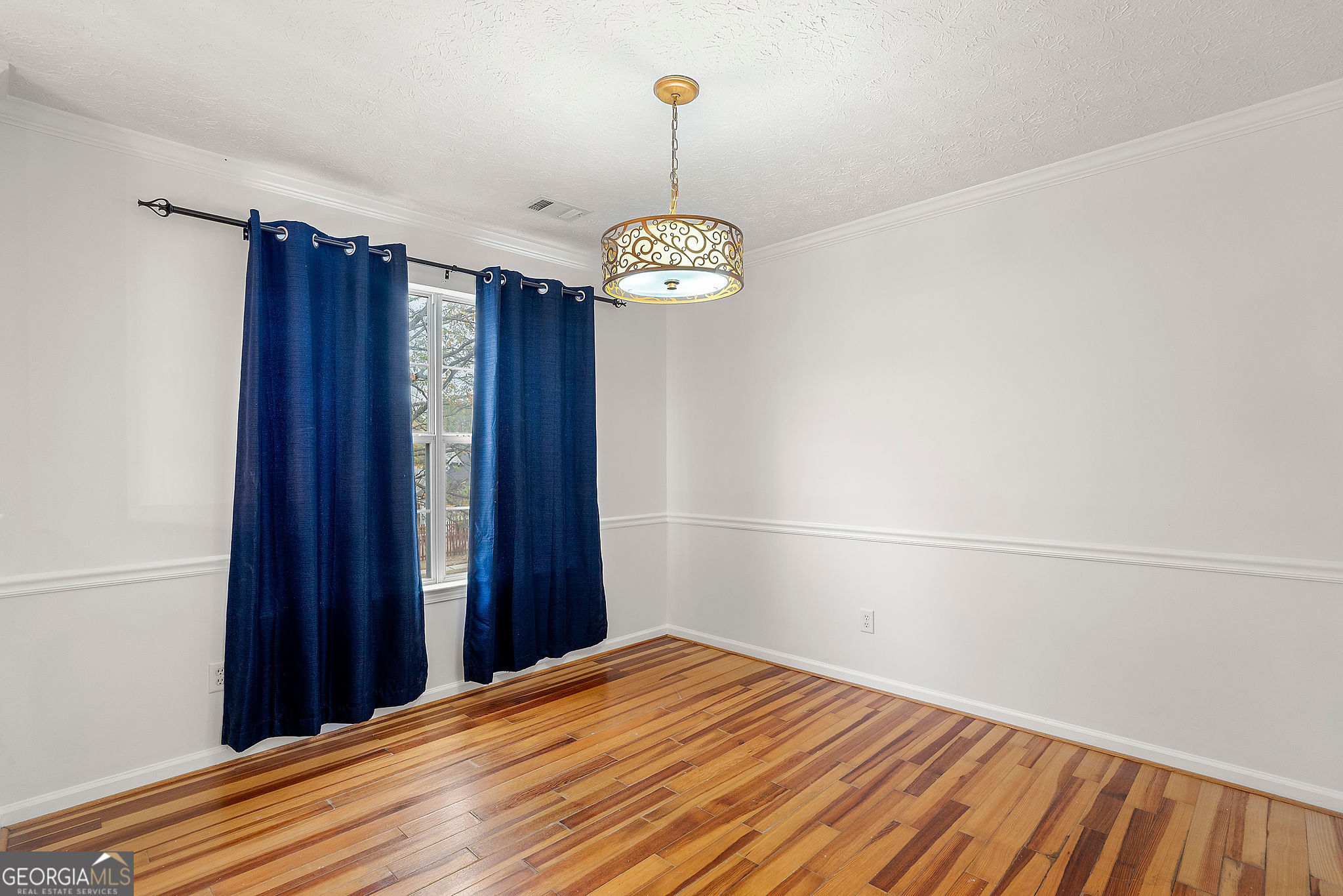 2907 Stone Creek Drive Property Photo 4