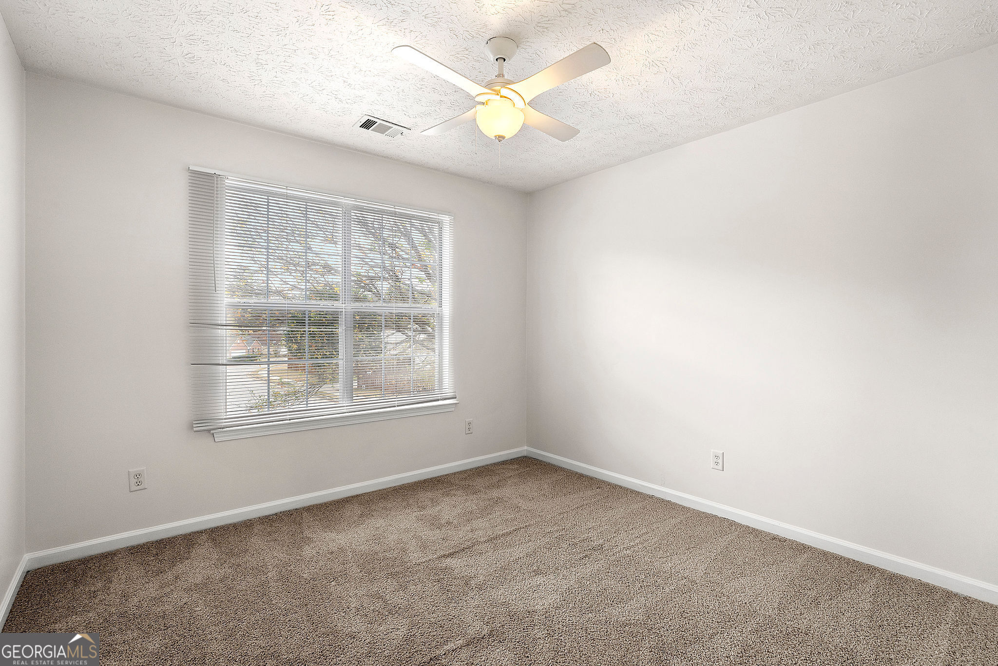 2907 Stone Creek Drive Property Photo 8