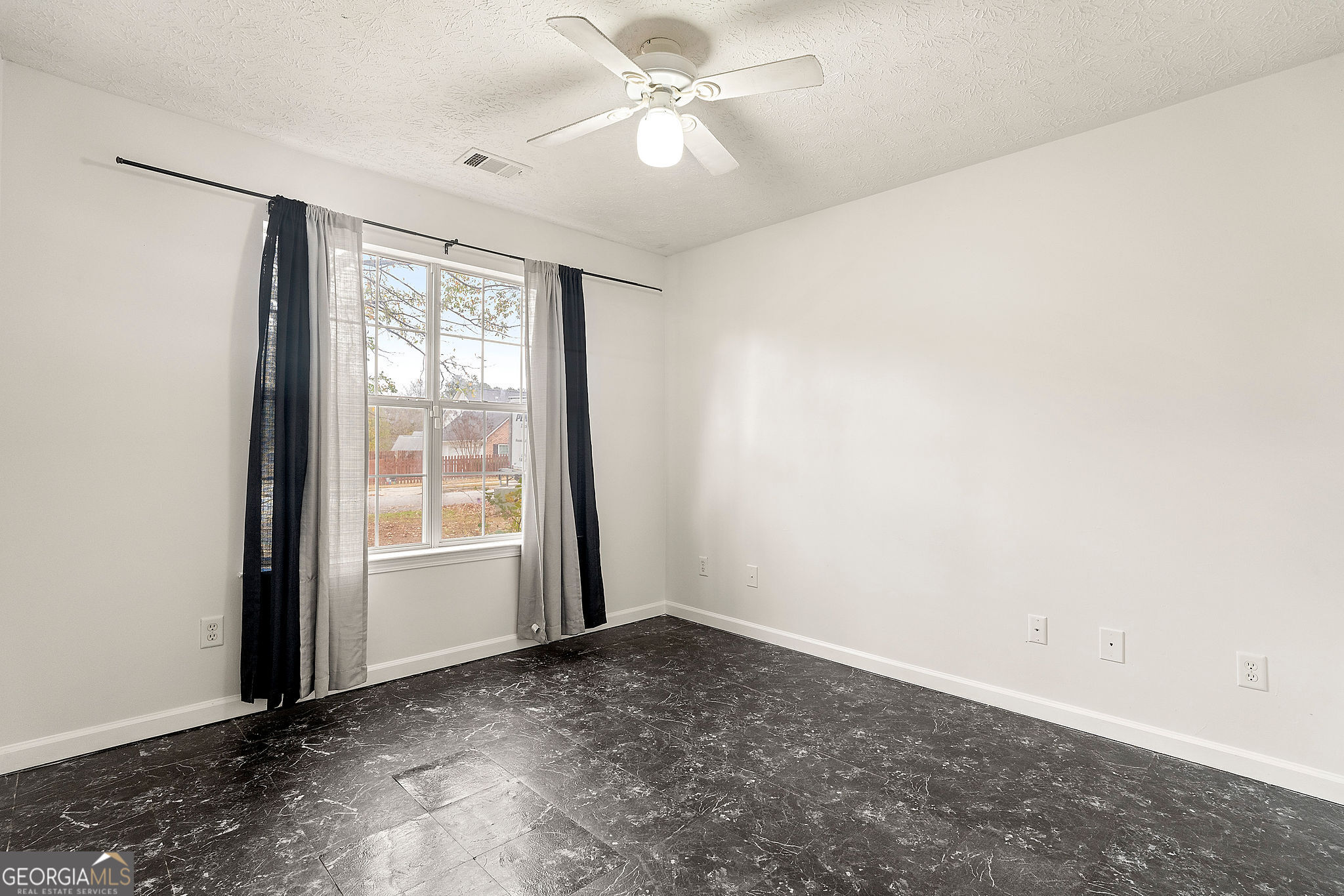 2907 Stone Creek Drive Property Photo 13