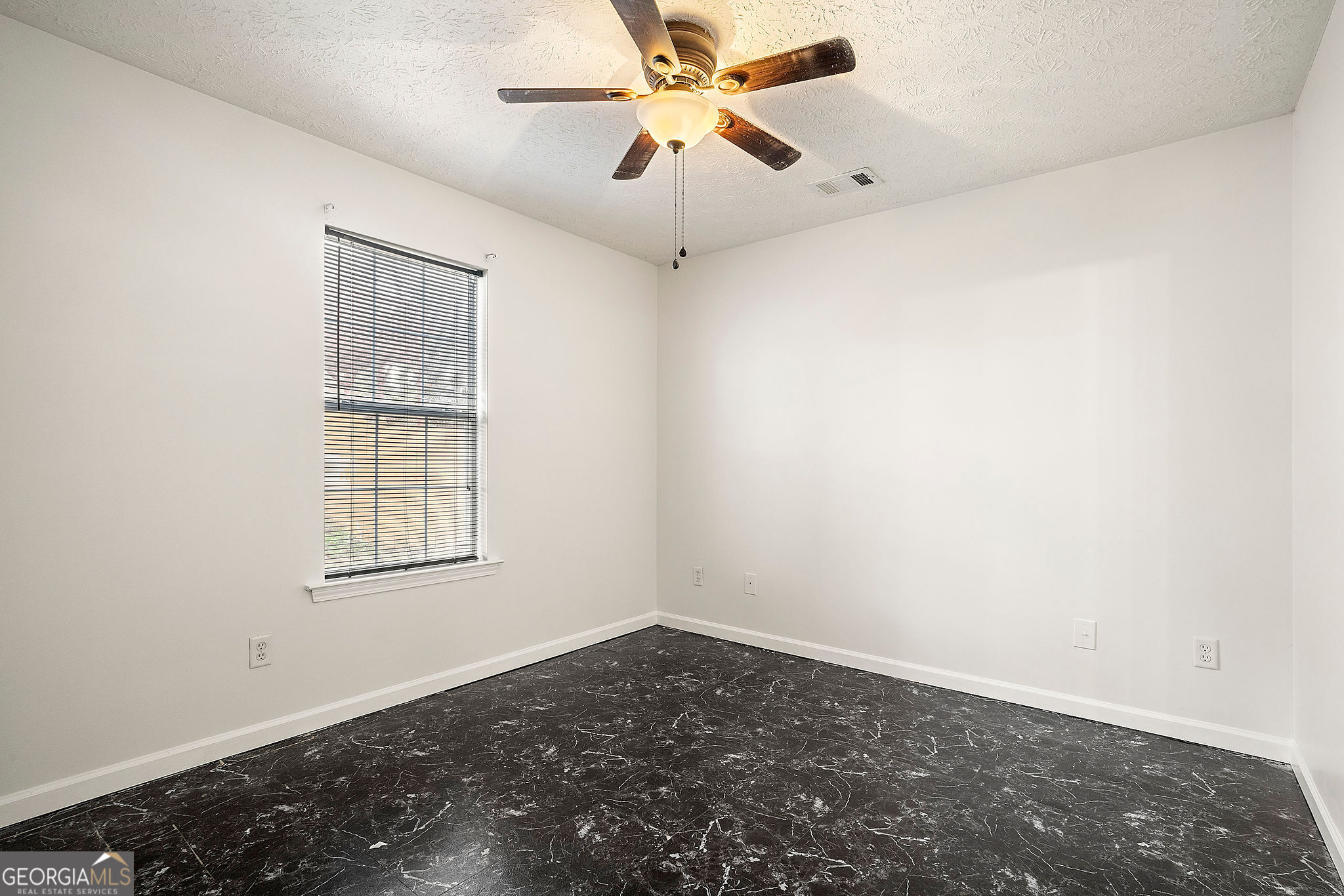 2907 Stone Creek Drive Property Photo 14