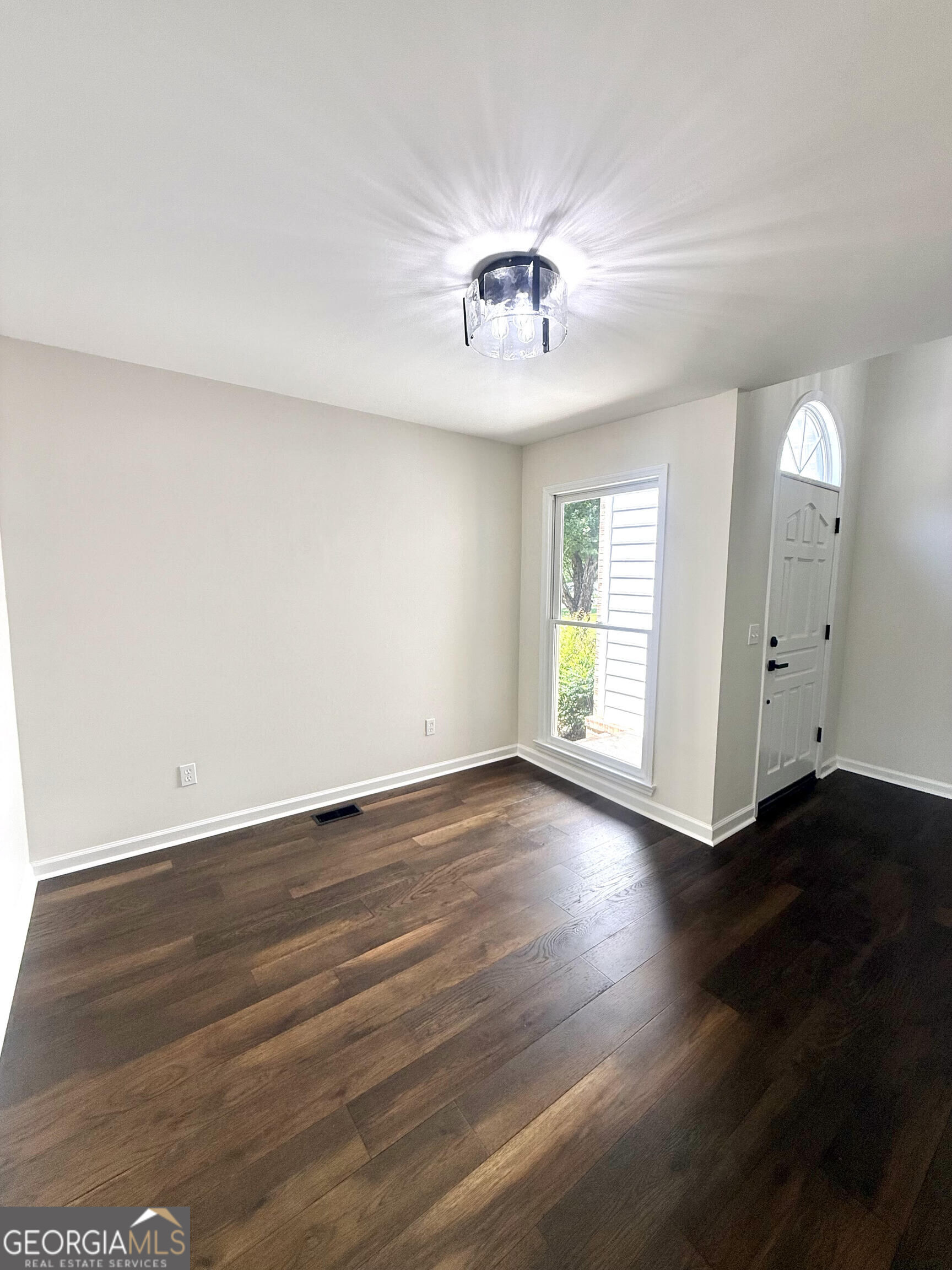 132 Ashley Terrace Se Property Photo 6