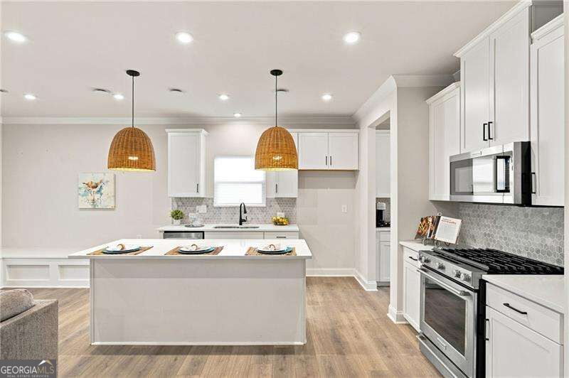 136 Ledgemont Way Property Photo 3