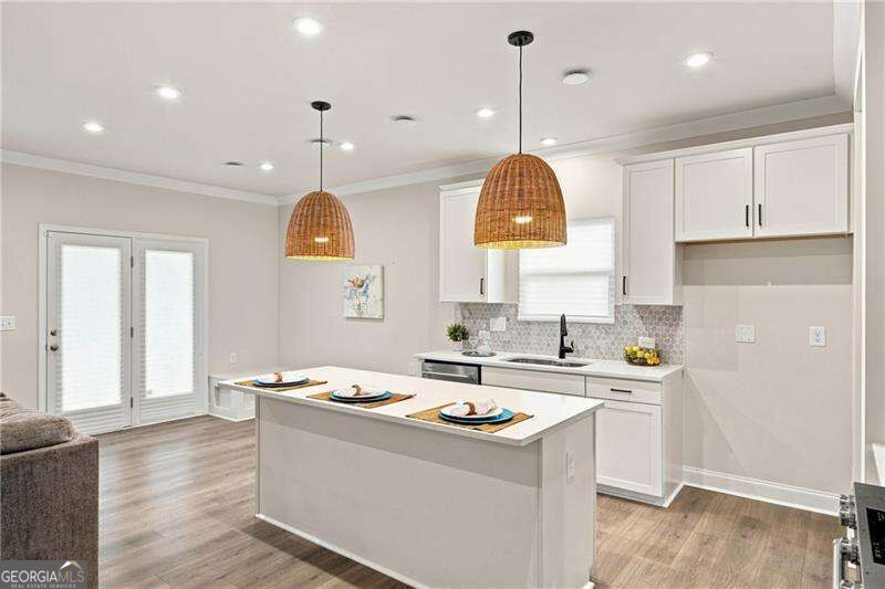 136 Ledgemont Way Property Photo 4