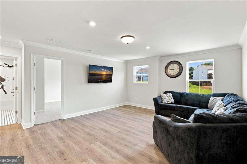 136 Ledgemont Way Property Photo 5
