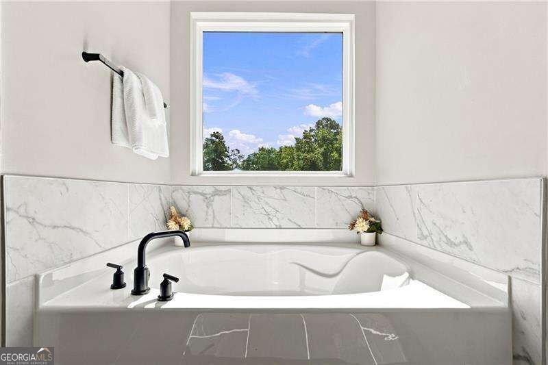 136 Ledgemont Way Property Photo 8